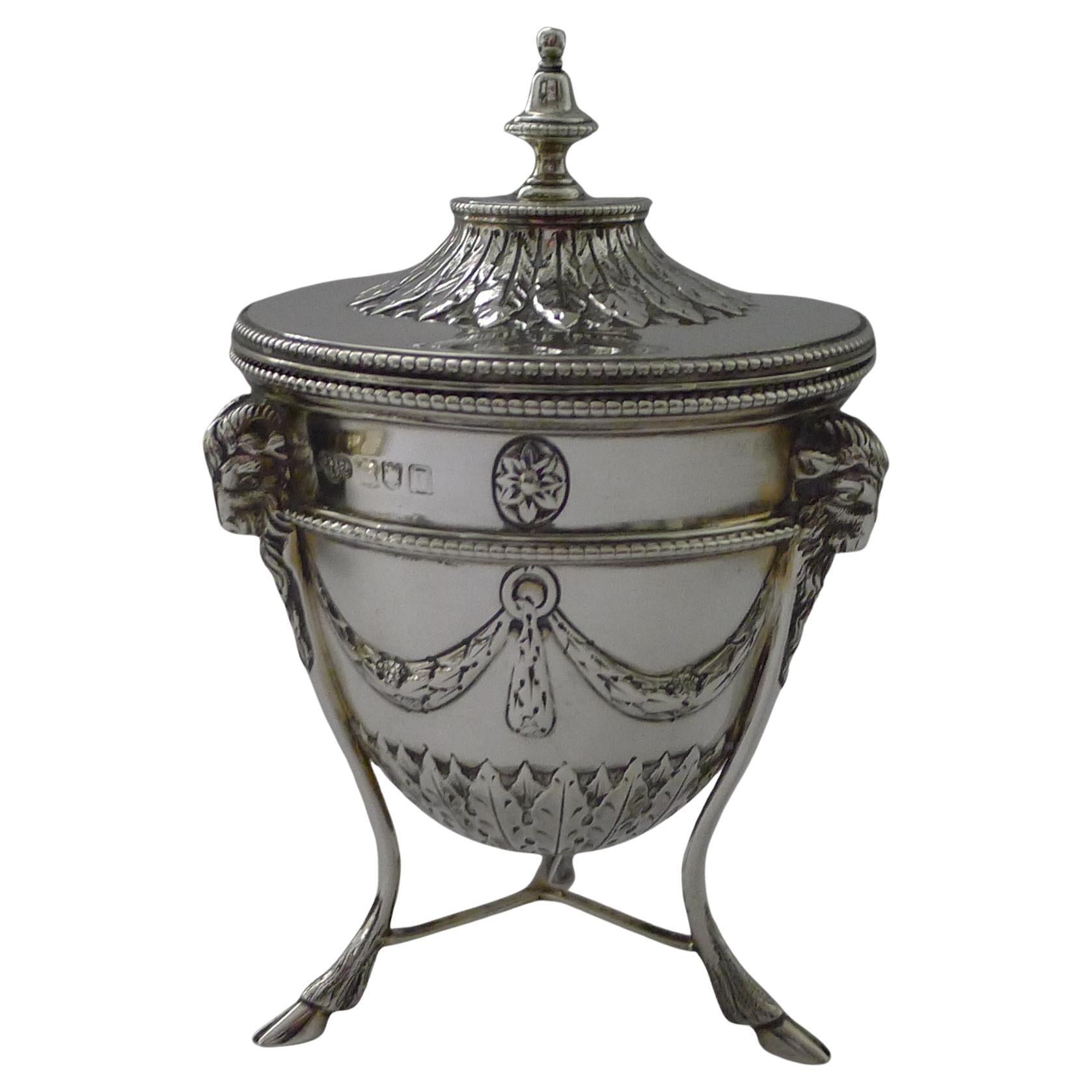 Caja de té inglesa de plata maciza de primera calidad, de Goldsmiths and Silversmiths Co. en venta