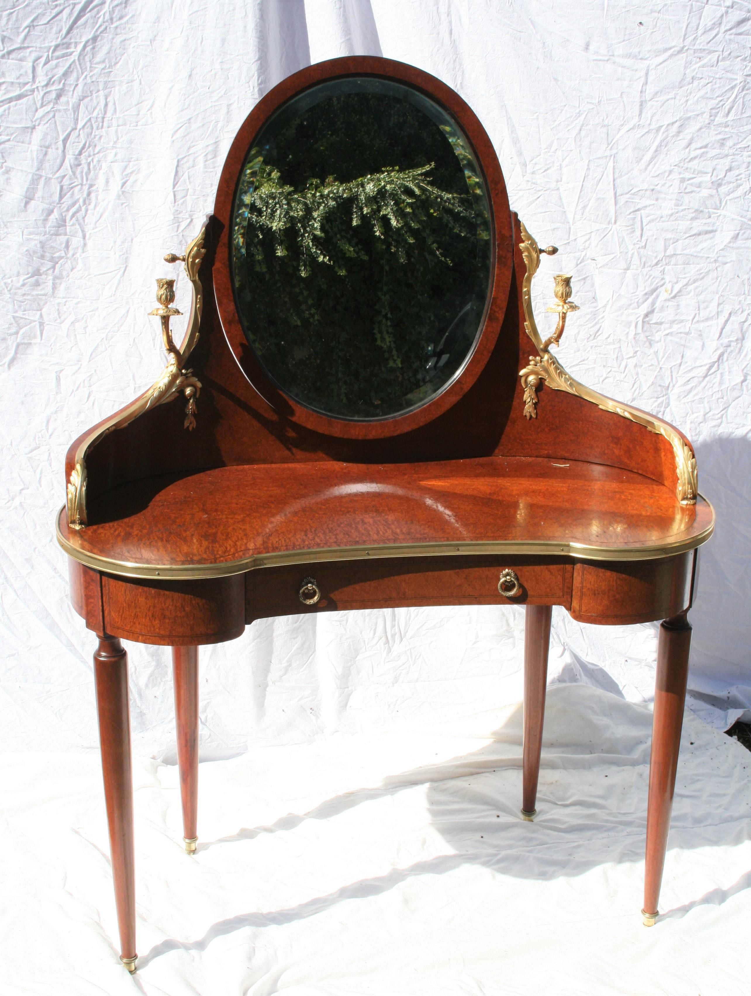 Louis XVI Top Quality French Amboyna Dressing Table