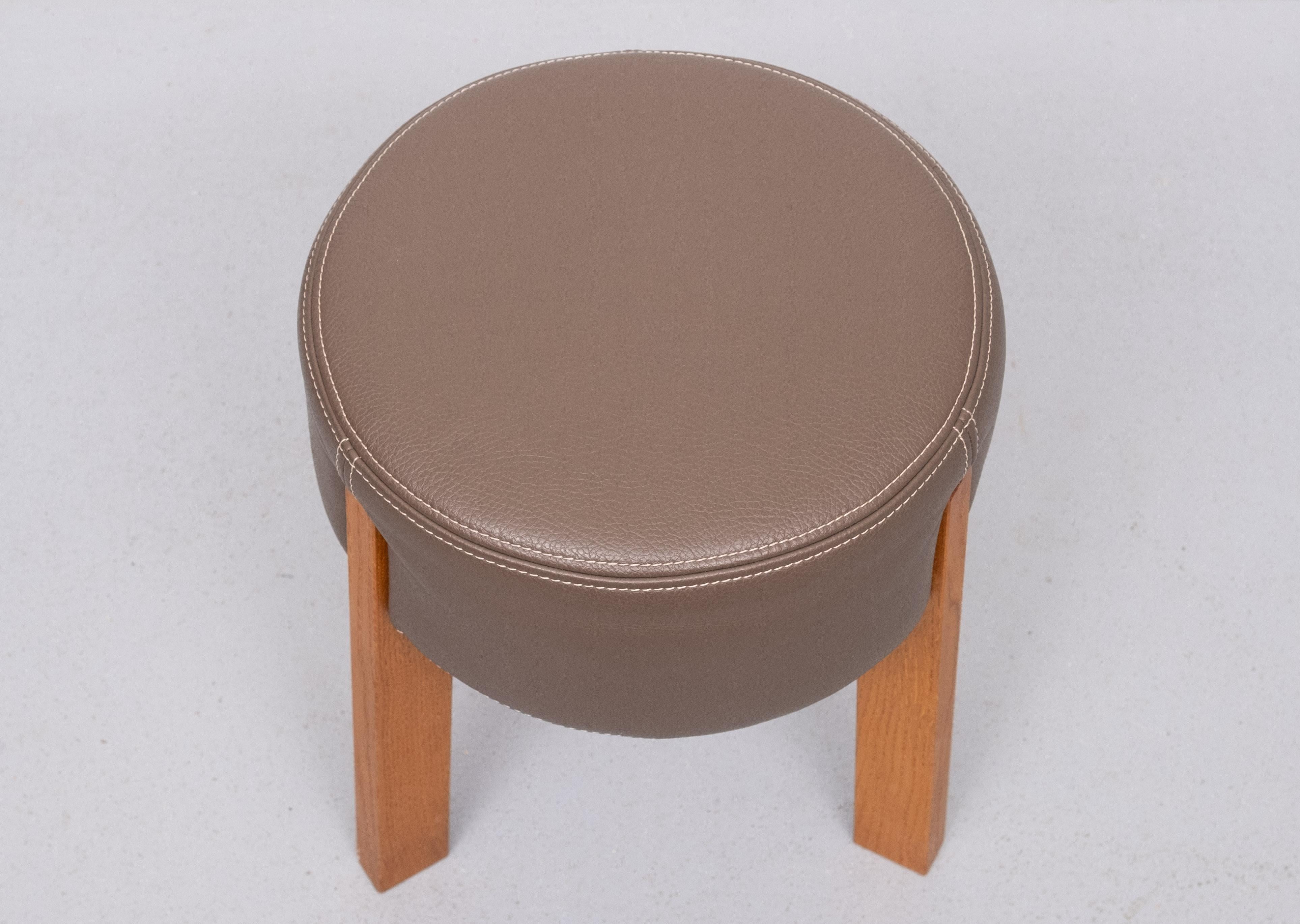 Quercia Pouf in pelle di alta qualità  3 gambe Oak  1990s in vendita