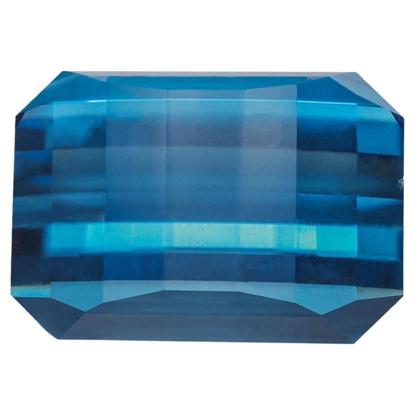 Top Quality London Blue Topaz 110.19 Carats Topaz Gemstone Mystic Topaz For Sale