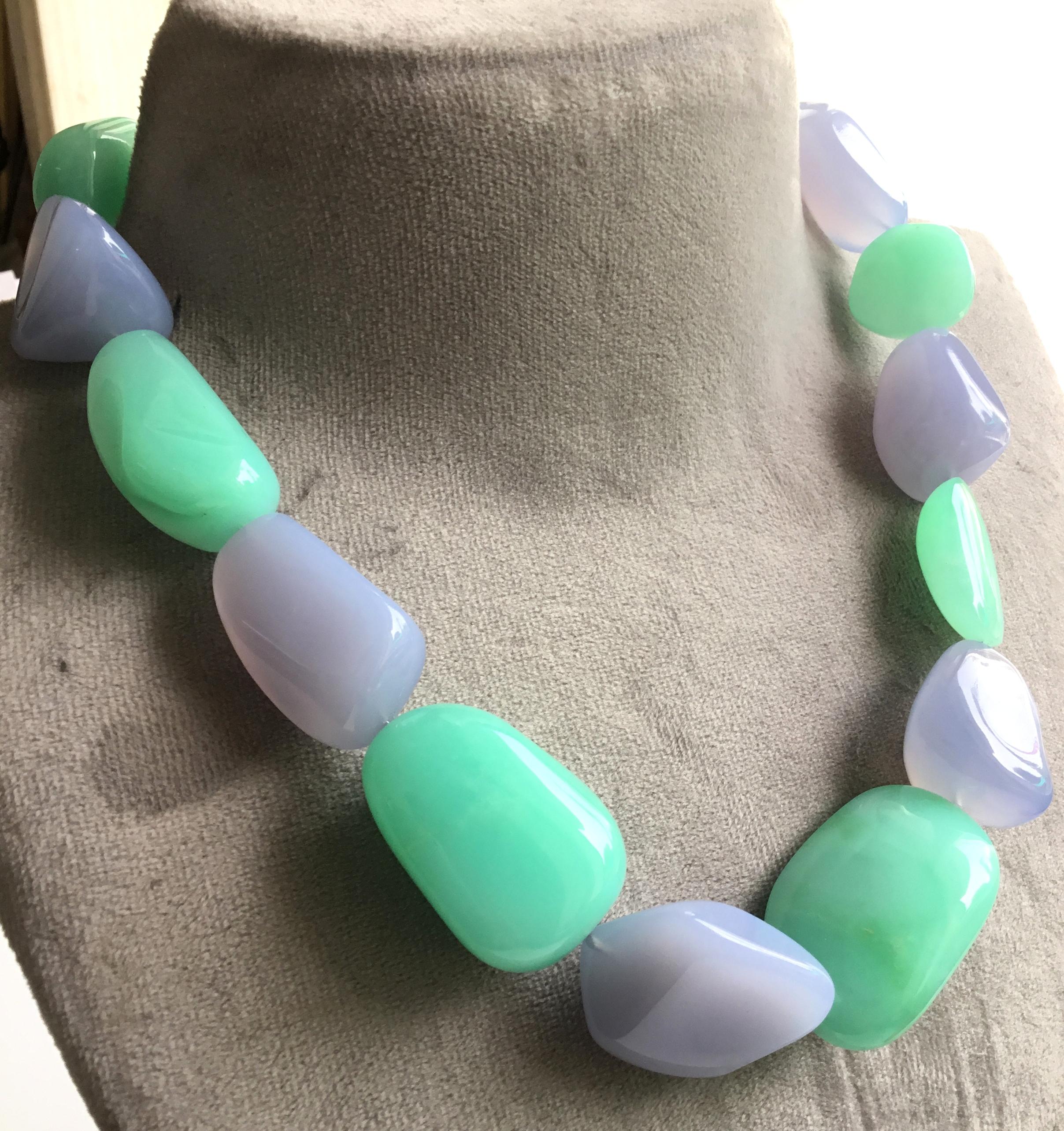 Top Quality Mix Chalcedoney & Chrysoprase Tumbled Natural Gemstone Necklace For Sale 4