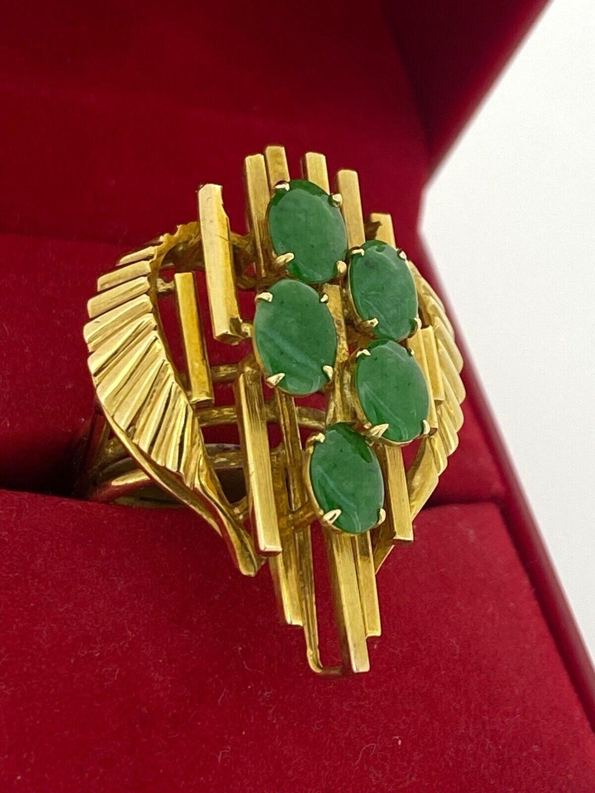 Top Qualität Natürlicher Jadeit Cluster Großer Ring in 14K Gelbgold. Retro, um 1950. (Ovalschliff)