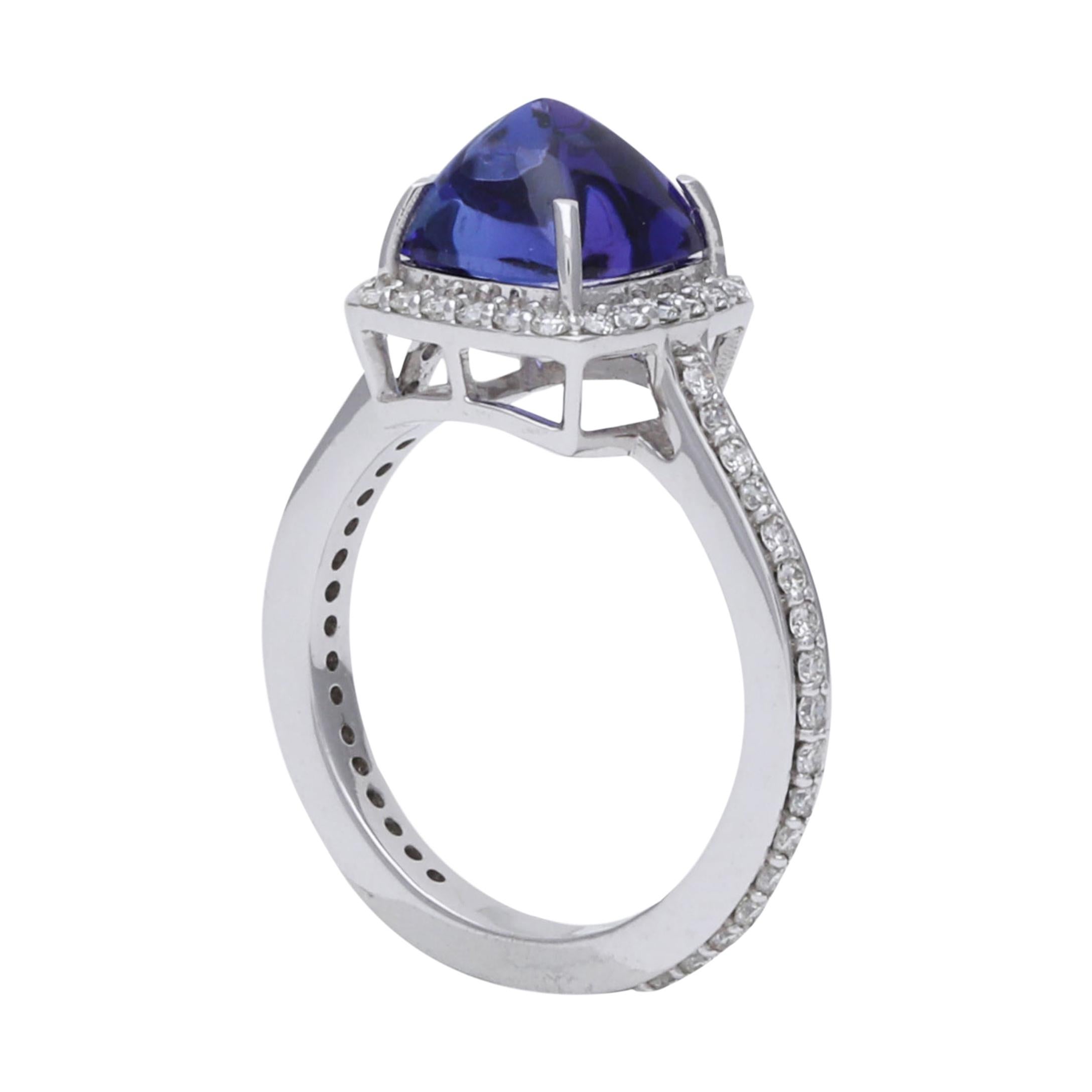 Top Quality Tanzanite Sugarloaf Cabochon Ring with Diamonds in 18 Karat Gold For Sale