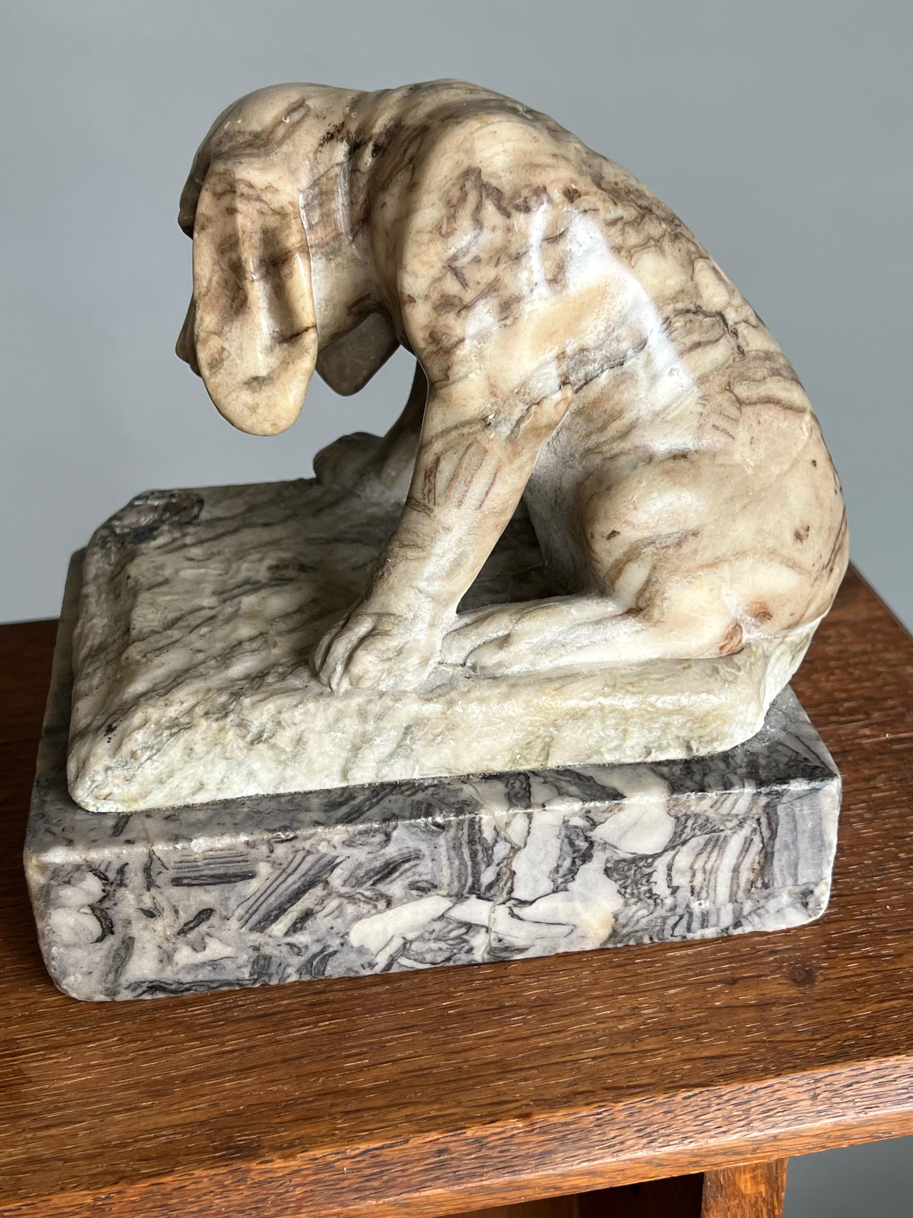 Antike signierte Alabaster-Puppy-Skulptur von Ernst Beck, hervorragende Verarbeitung im Angebot 2