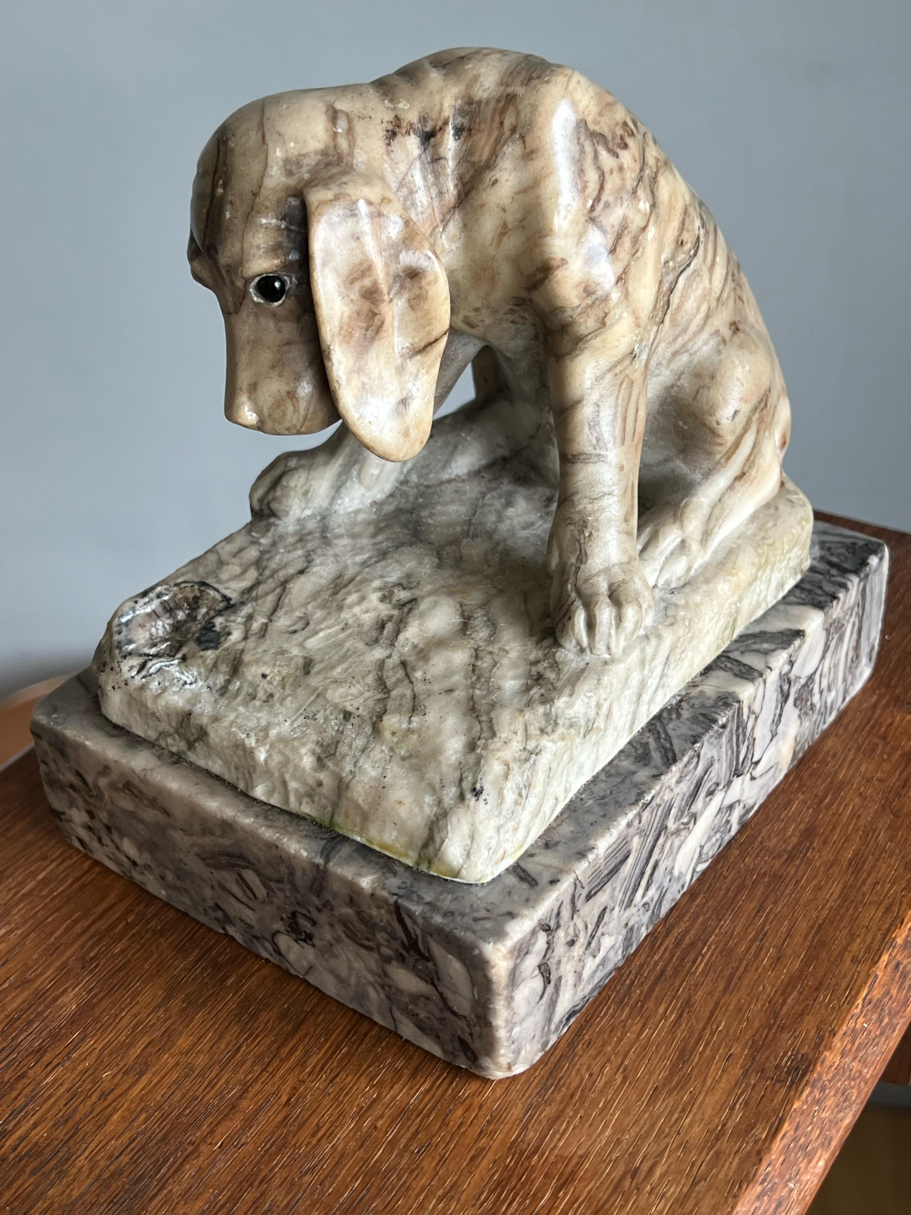 Antike signierte Alabaster-Puppy-Skulptur von Ernst Beck, hervorragende Verarbeitung im Angebot 5
