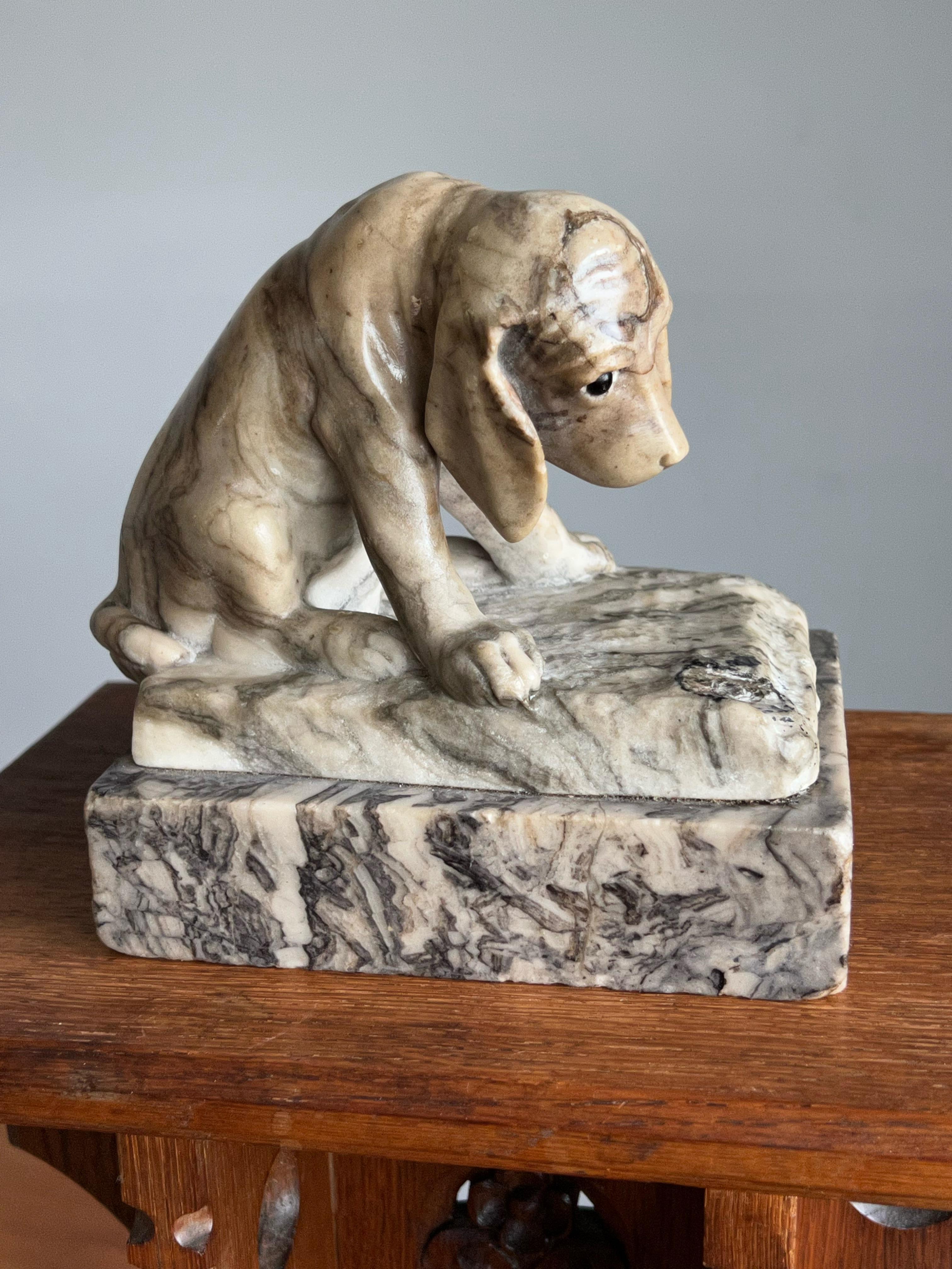 Antike signierte Alabaster-Puppy-Skulptur von Ernst Beck, hervorragende Verarbeitung im Angebot 9