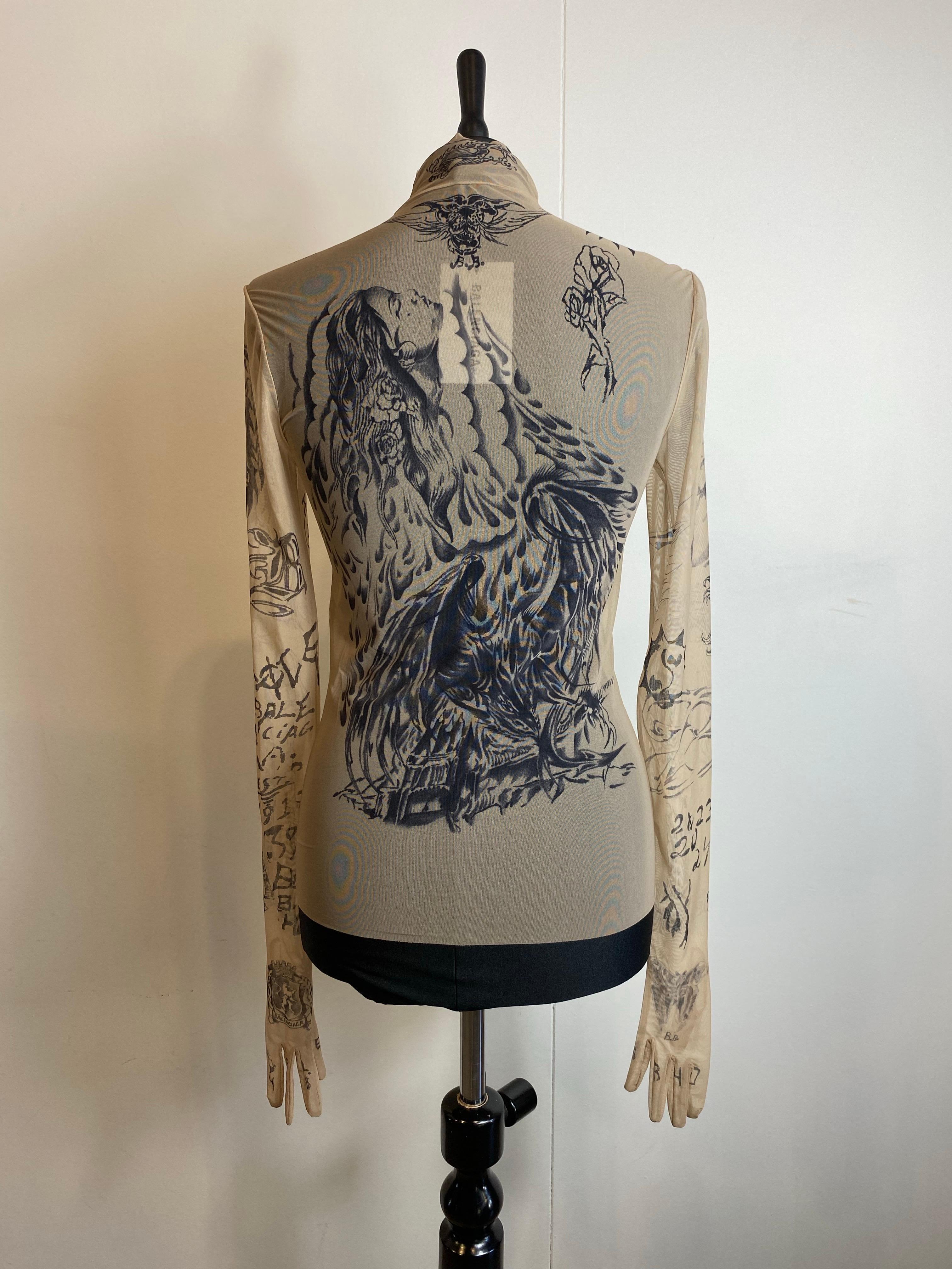 Tatuaje superior Balenciaga. en venta 1