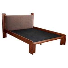 Topa Bed by Lawson-Fenning, Queen