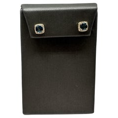 Boucles d
oreilles Topaze et Diamant en or jaune 10kt - London Blue, 0.15ctw, New