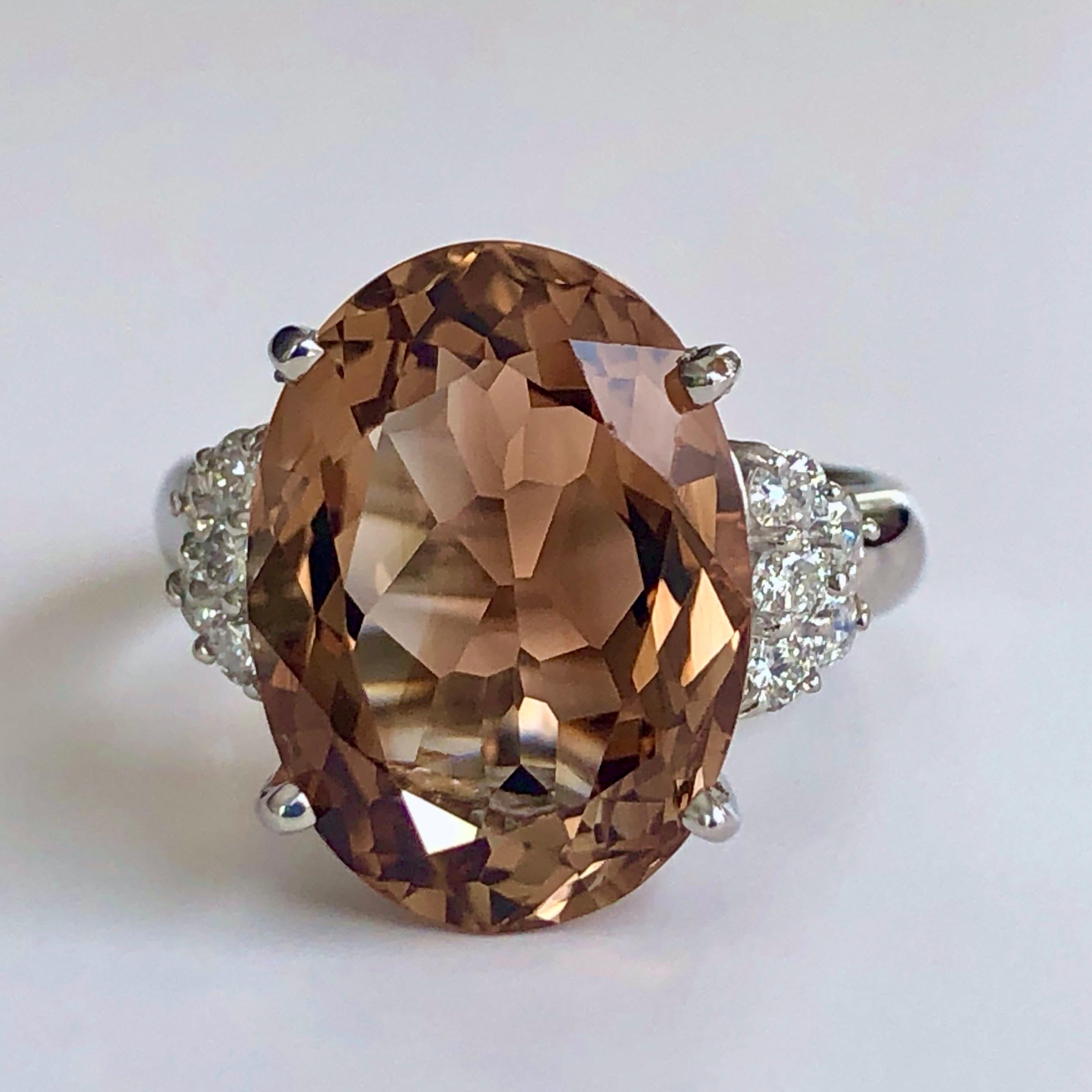 Bague de succession en platine avec topaze impériale naturelle de 10,78 carats et diamants en vente 2