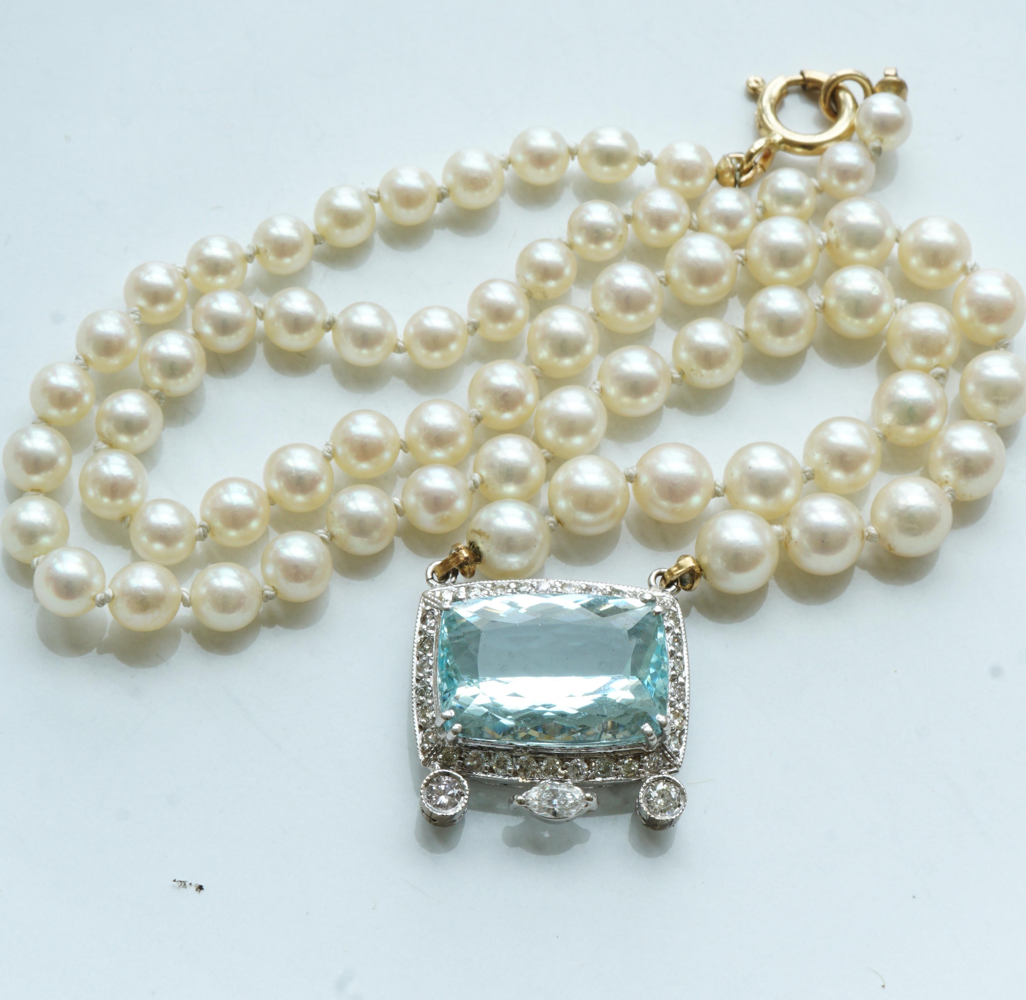 Brilliant Cut Topaz Brilliant Diamond Navette Necklace White Gold fine Akoya Pearls