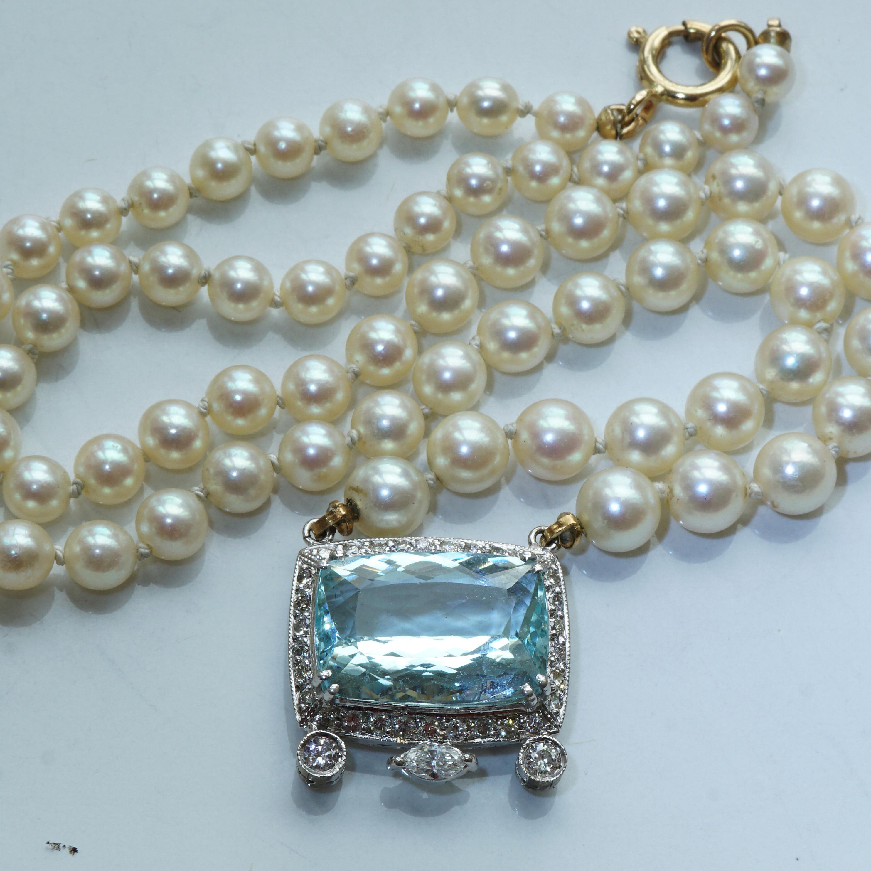 Topaz Brilliant Diamond Navette Necklace White Gold fine Akoya Pearls In Good Condition In Viena, Viena