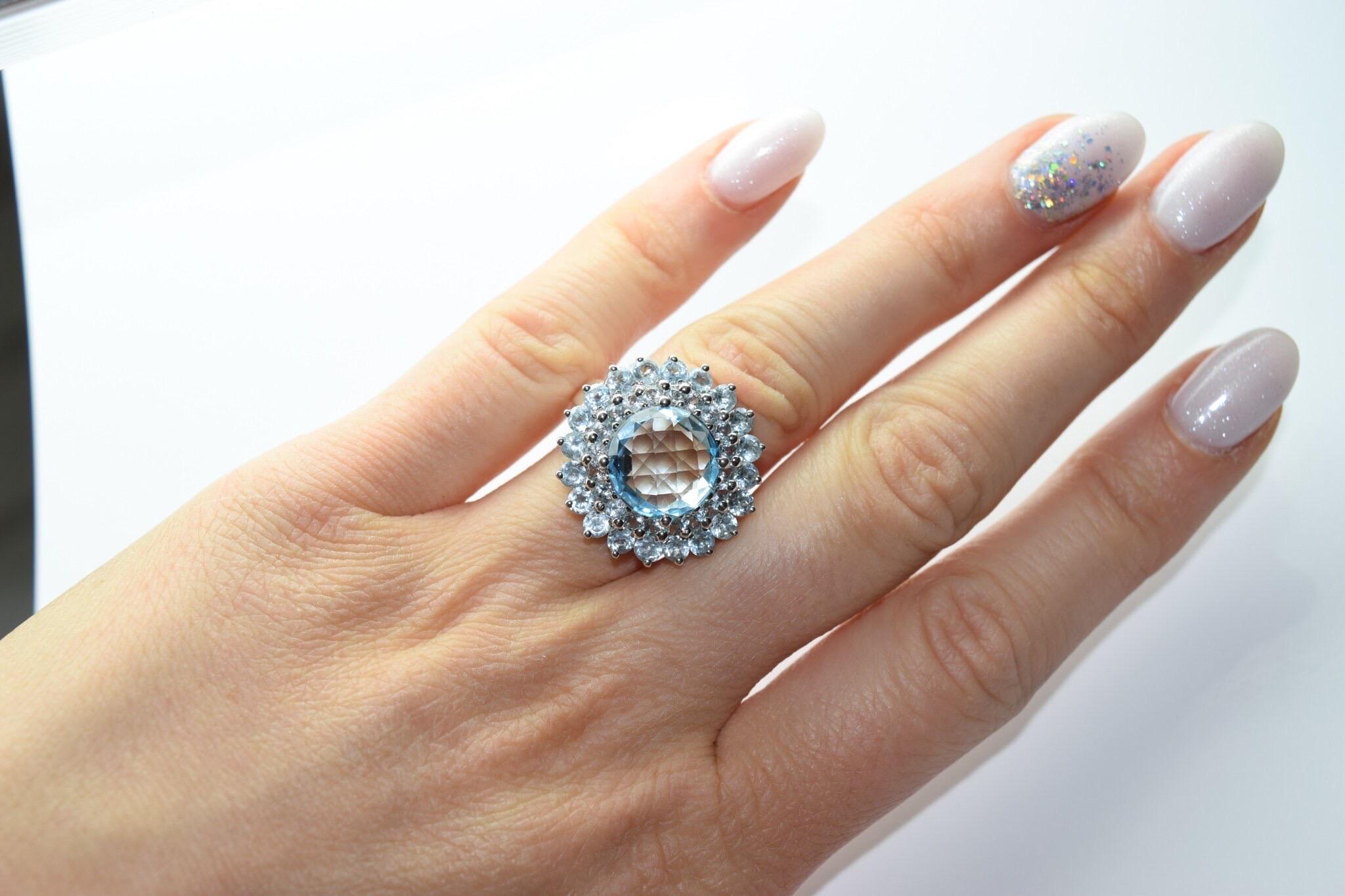Anello cocktail in topazio Anello floreale in oro bianco 18KT in vendita 2