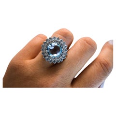 Bague cocktail en or blanc 18 carats avec topaze