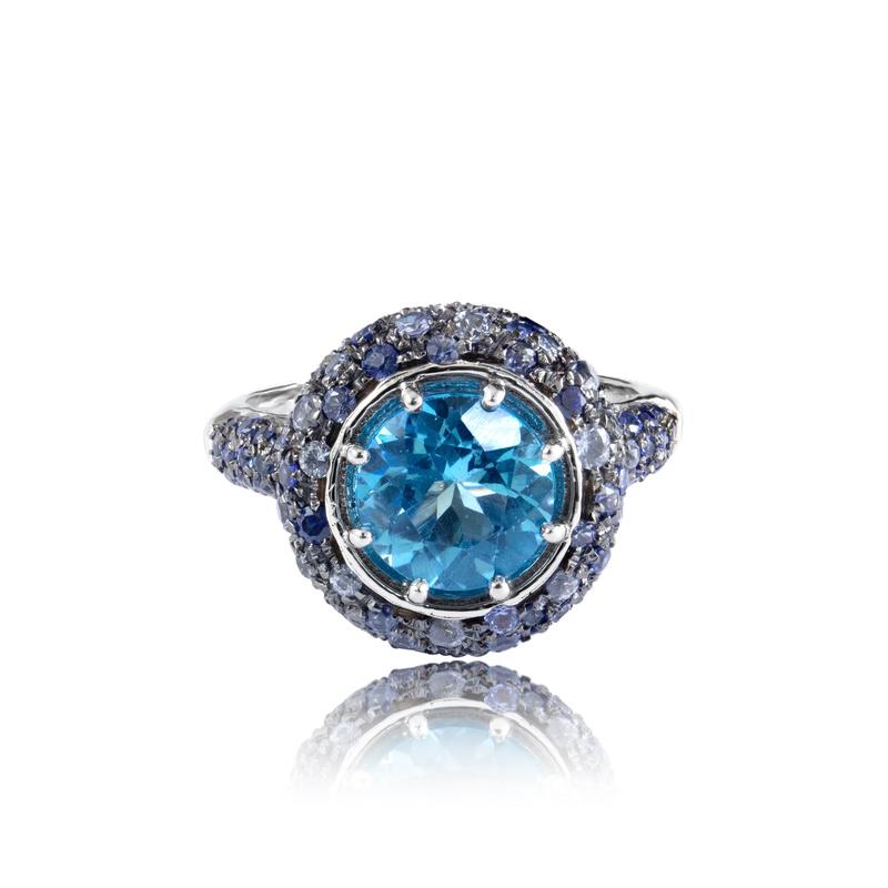 Topaz Cocktail Ring Set with Blue Sapphires in 18 Karat White Gold Made in Italy In New Condition In London, GB