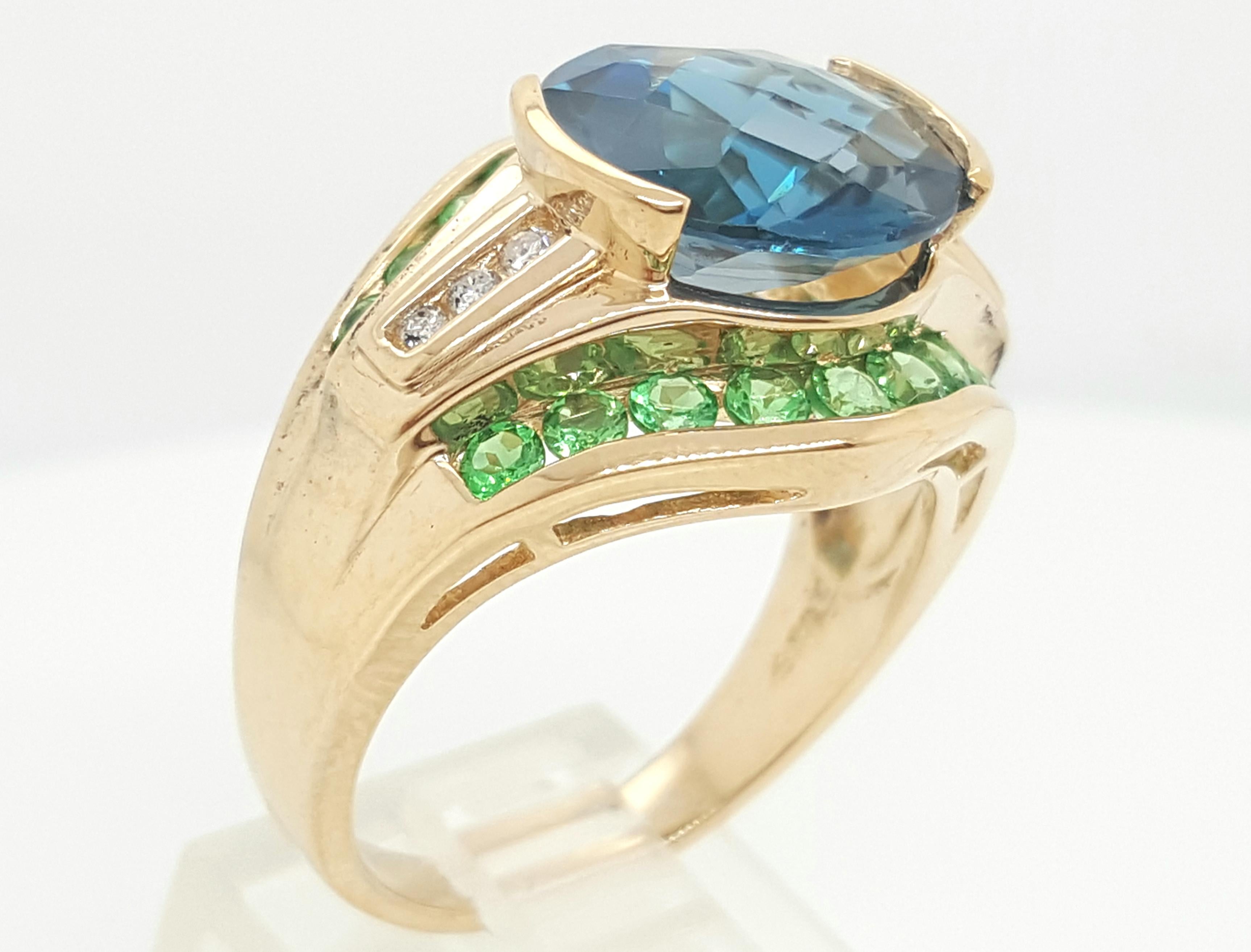 Topaz, Diamond, Peridot 14 Karat Yellow Gold Ring In Excellent Condition In Addison, TX