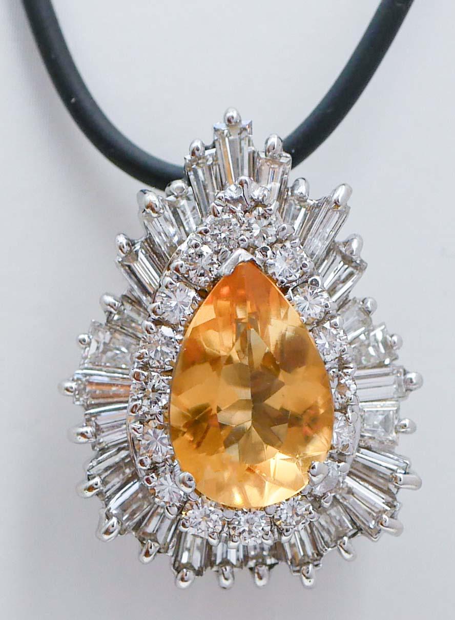 Topaz, Diamonds, 14 Karat White Gold Ring / Pendant. In Good Condition In Marcianise, Marcianise (CE)