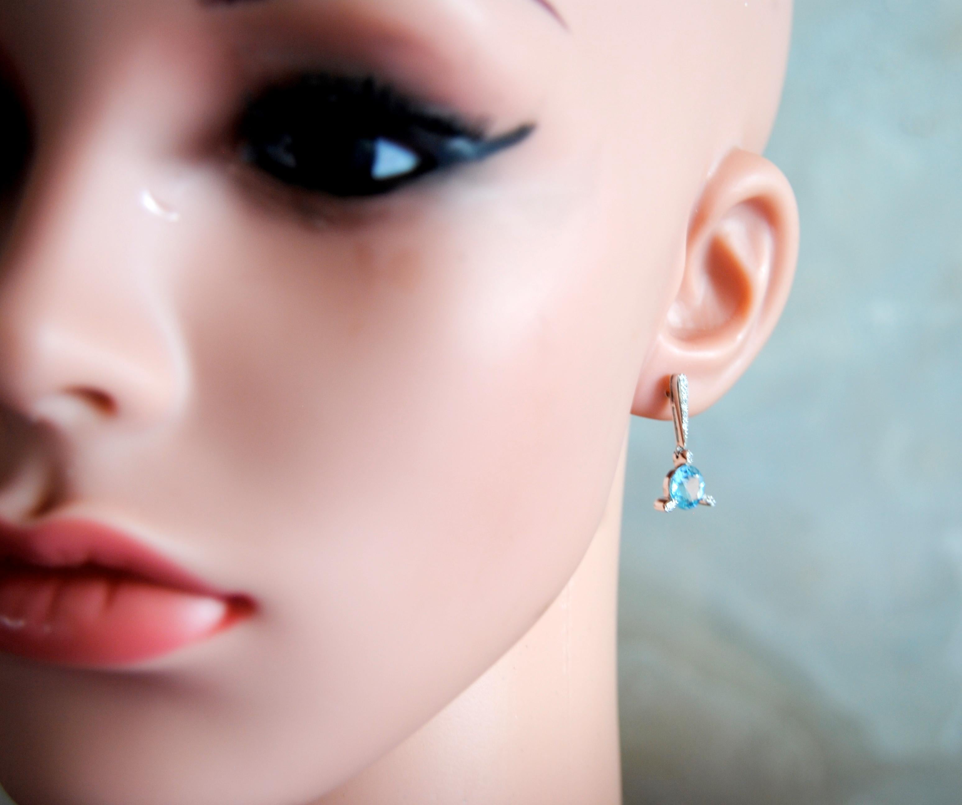 Women's Topaz Diamonds and 18 Karat White Gold Dangle Earrings For Sale