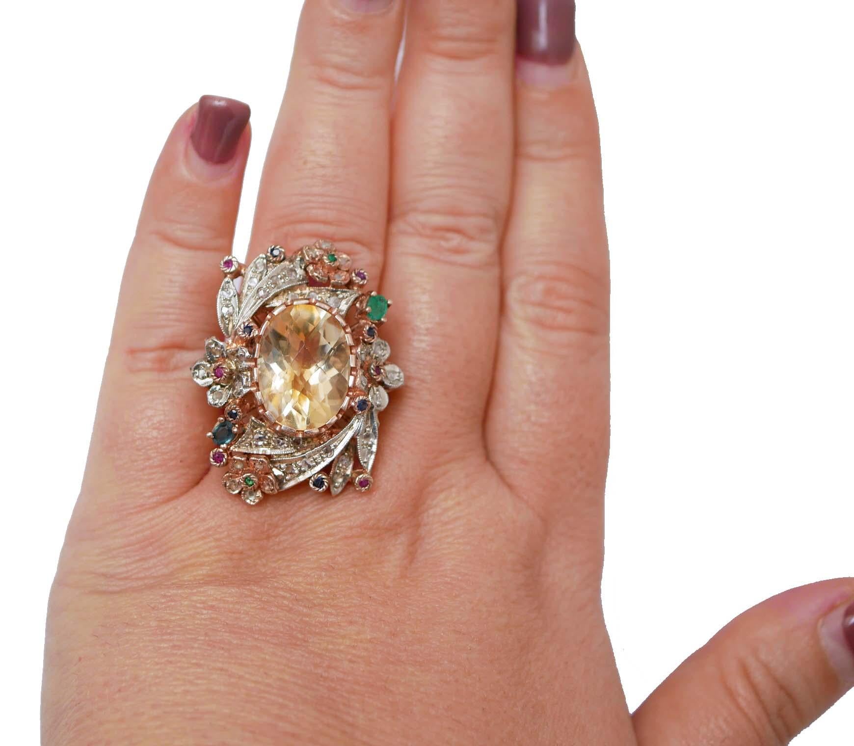 Taglio misto Topazio, smeraldi, rubini, zaffiri, diamanti, anello in oro rosa e argento. in vendita
