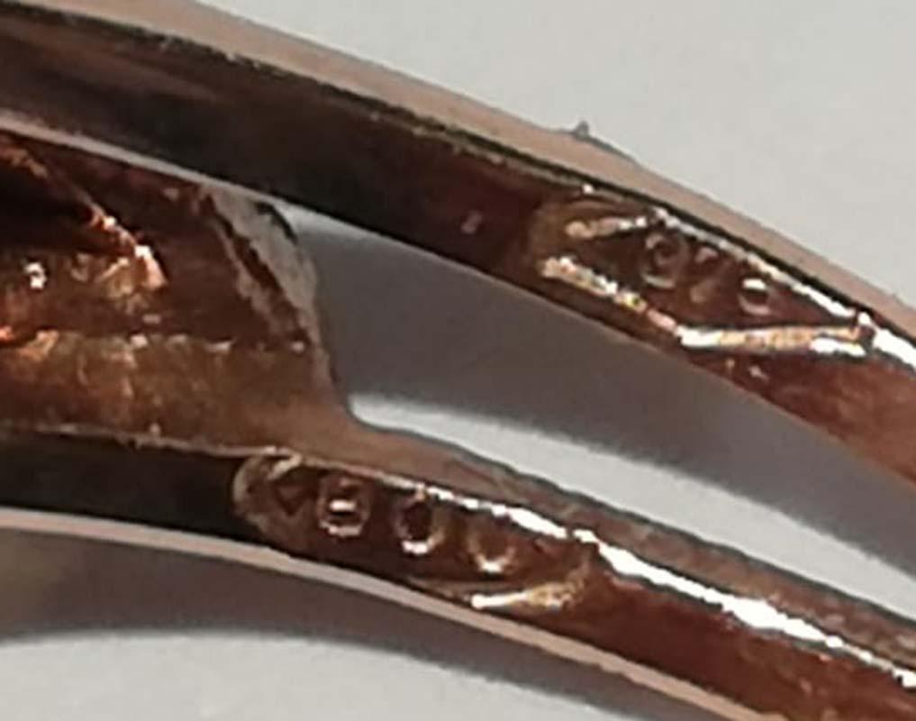 Donna Topazio, smeraldi, rubini, zaffiri, diamanti, anello in oro rosa e argento. in vendita