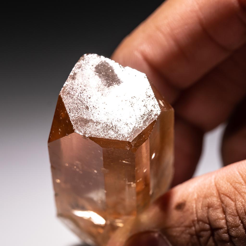 Topacio del valle de Shigar, Skardu, Baltistán, Gilgit-Baltistán, Pakistán (53.6 g) Siglo XXI y contemporáneo en venta