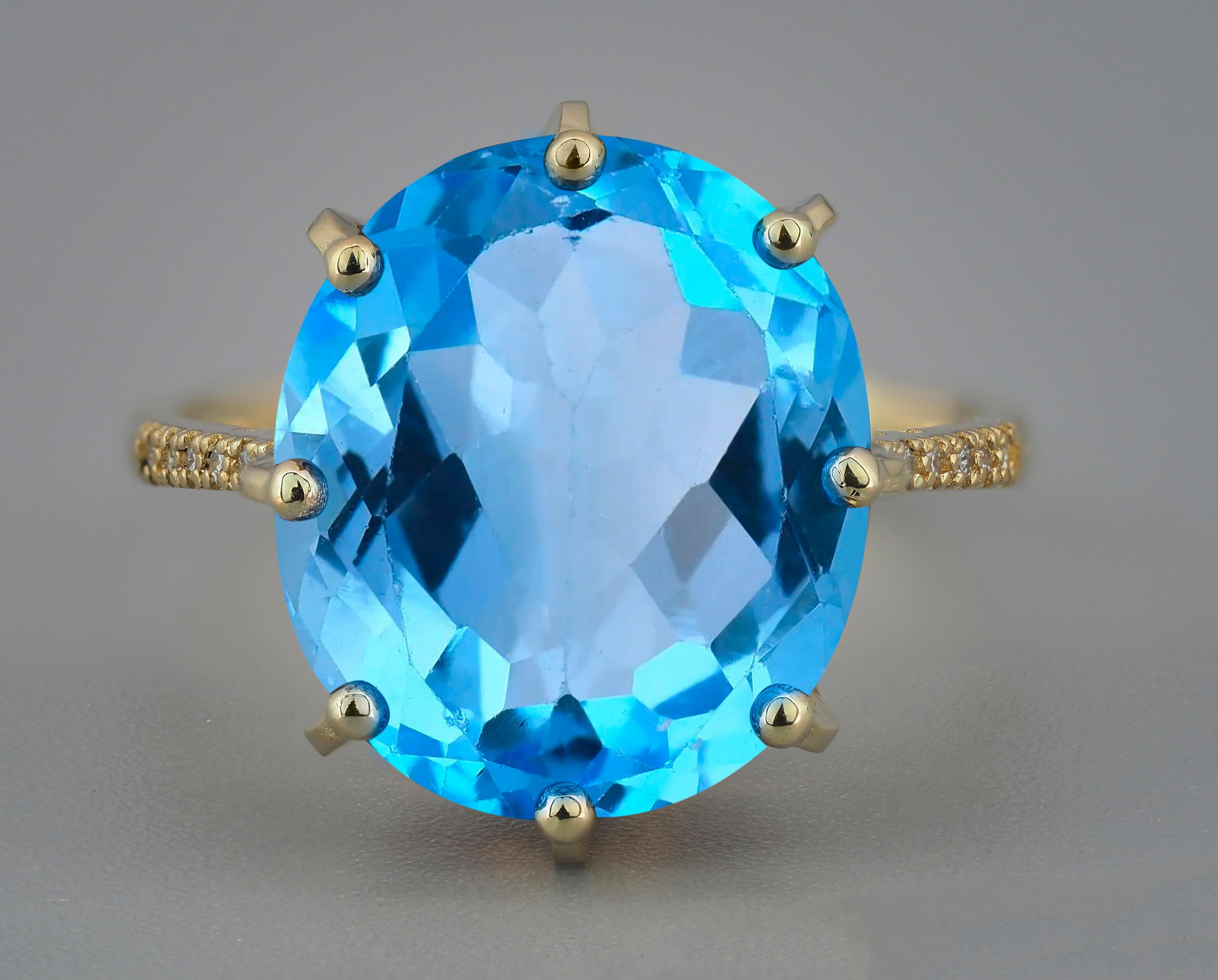Oval Cut Topaz Gold ring.  For Sale