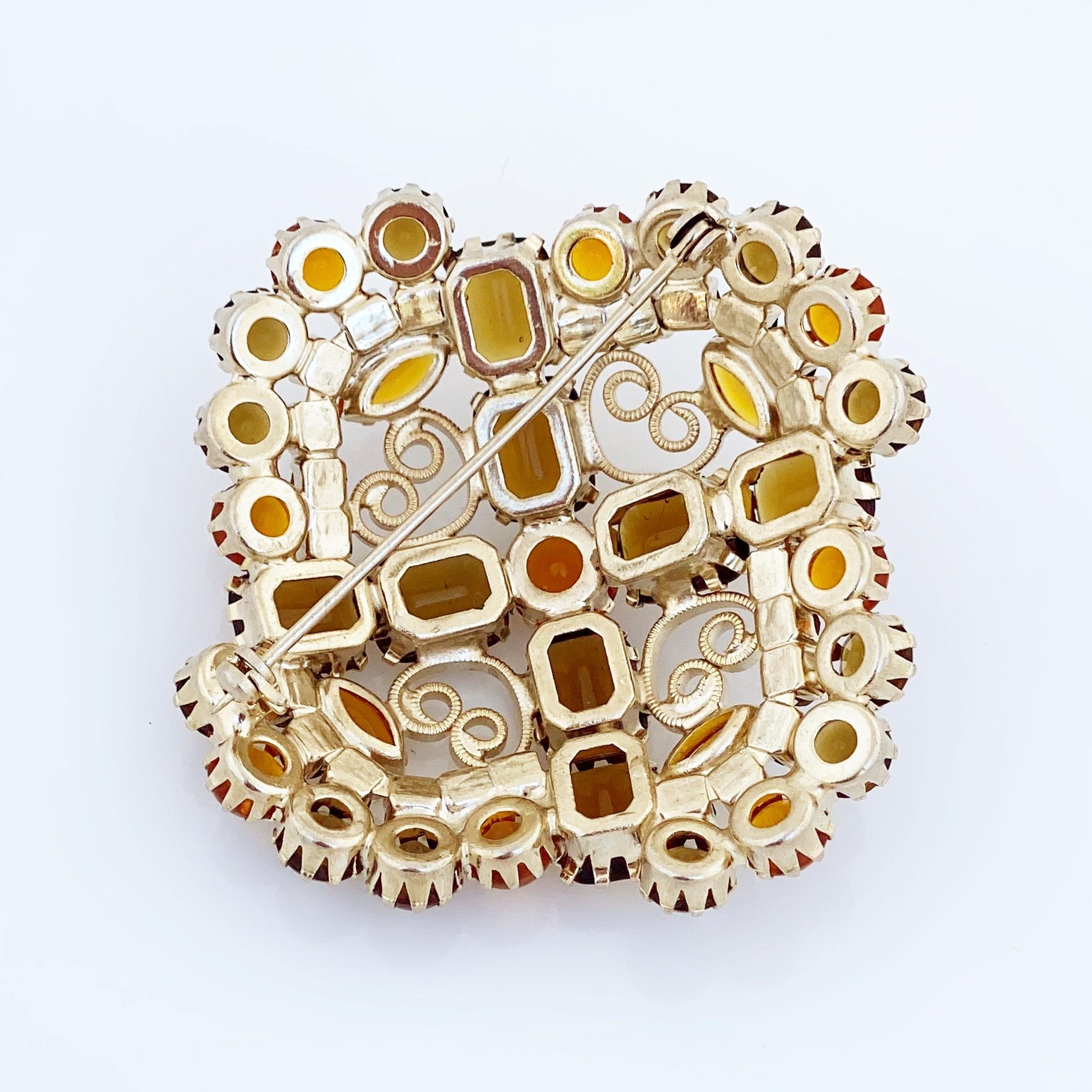 Topaz Juliana Rhinestone Brooch With Heart Scrolls By DeLizza & Elster, 1960s In Good Condition For Sale In McKinney, TX