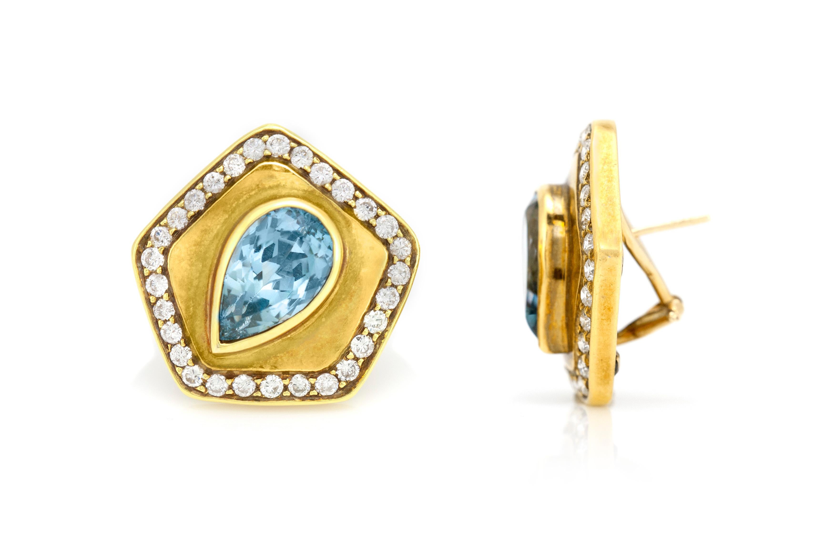The earrings is finely crafted in 18k yellow gold with diamonds weighing approximately total of 2.30 carat and topaz weighing approximately total of 20.00 carat.