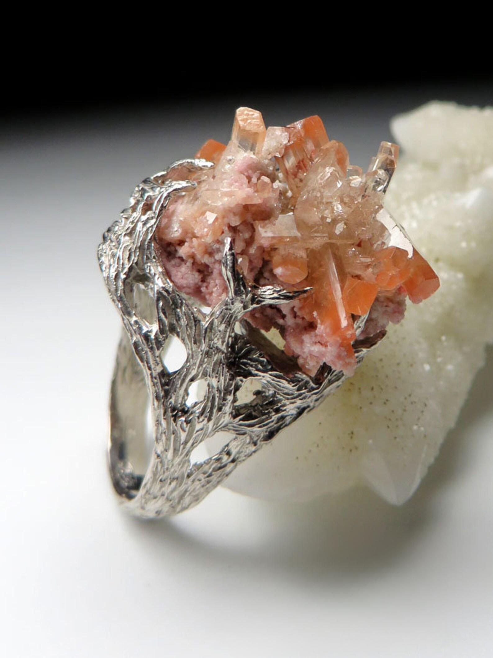 Anello di topazio in argento Cluster di cristallo grezzo regalo unico Pietra natale del Sagittario in vendita 1