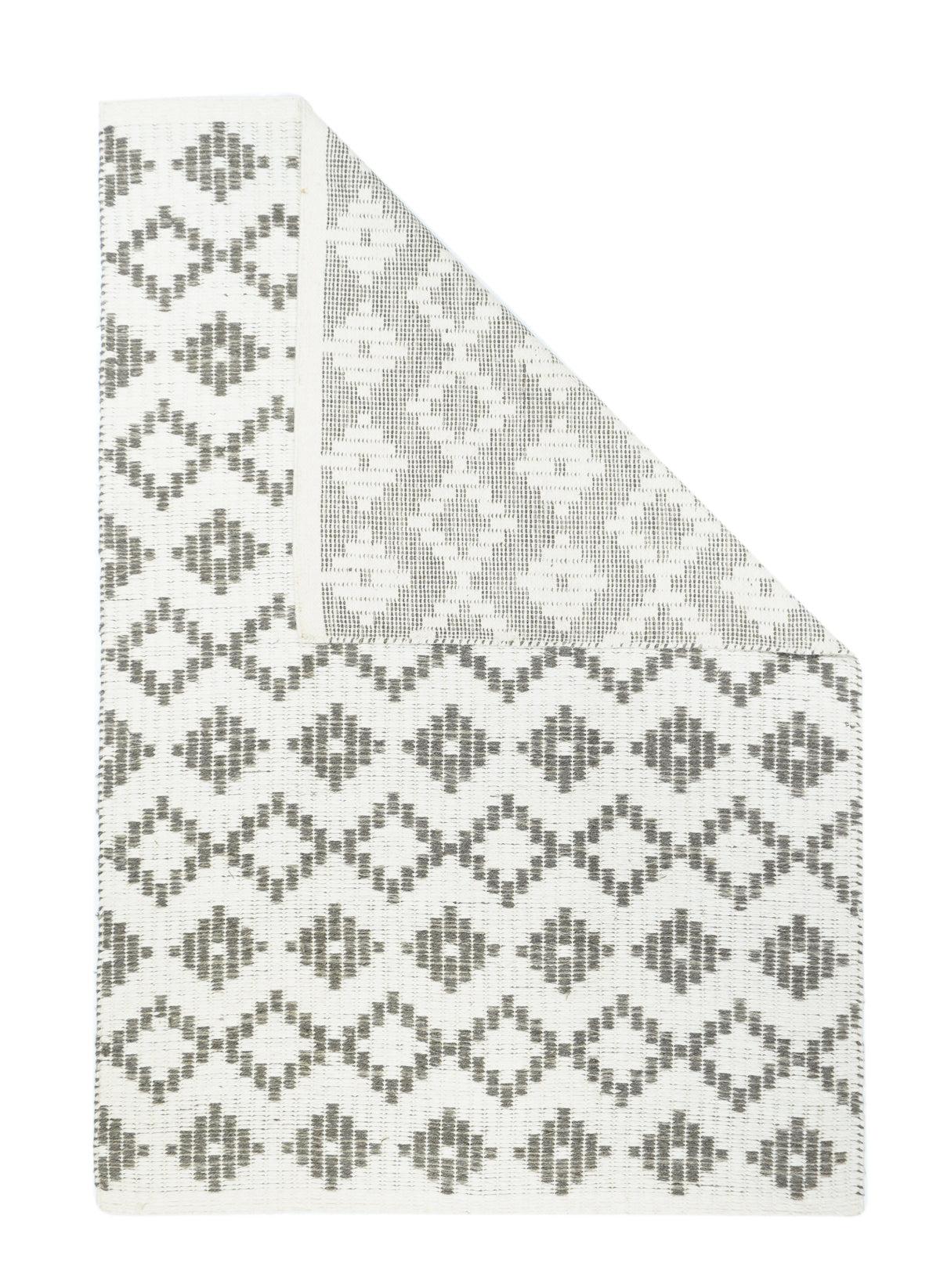 Tapis Topaz 4'11'' x 7'4''.