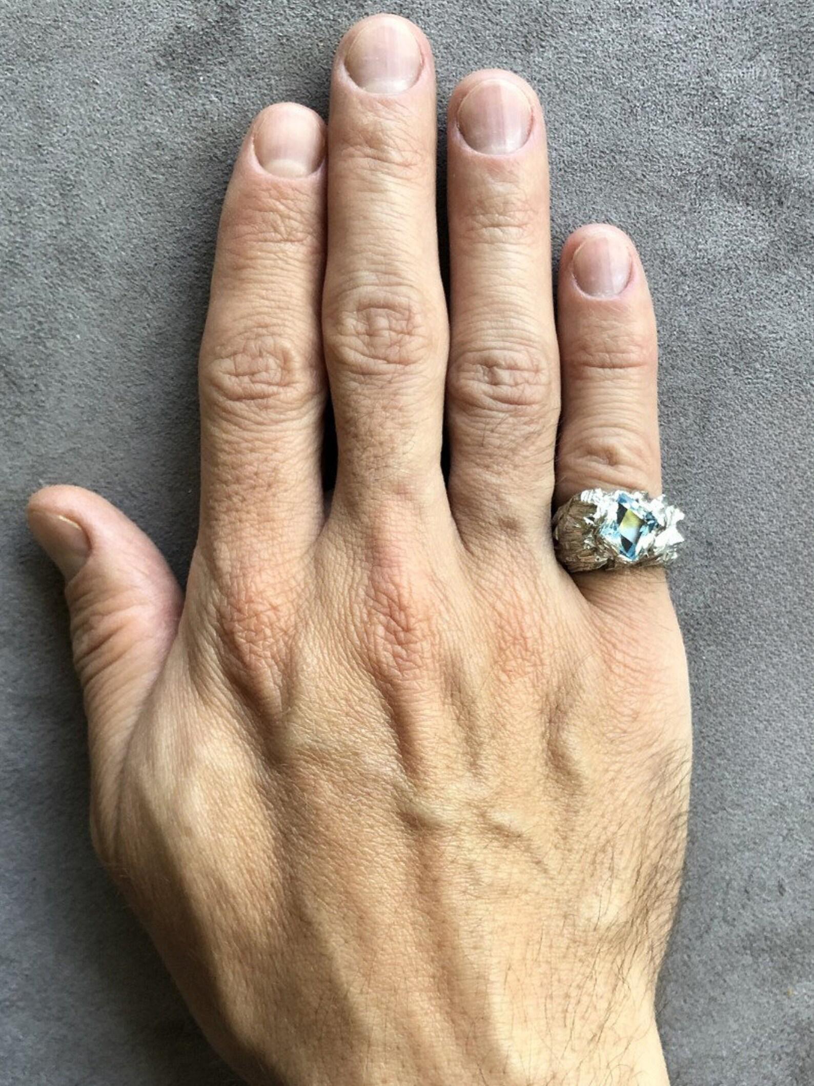 Artisan Topaz Silver Ring Mens Natural Sky Blue Square Shaped Chunky Gemstone (bague en argent pour homme) en vente