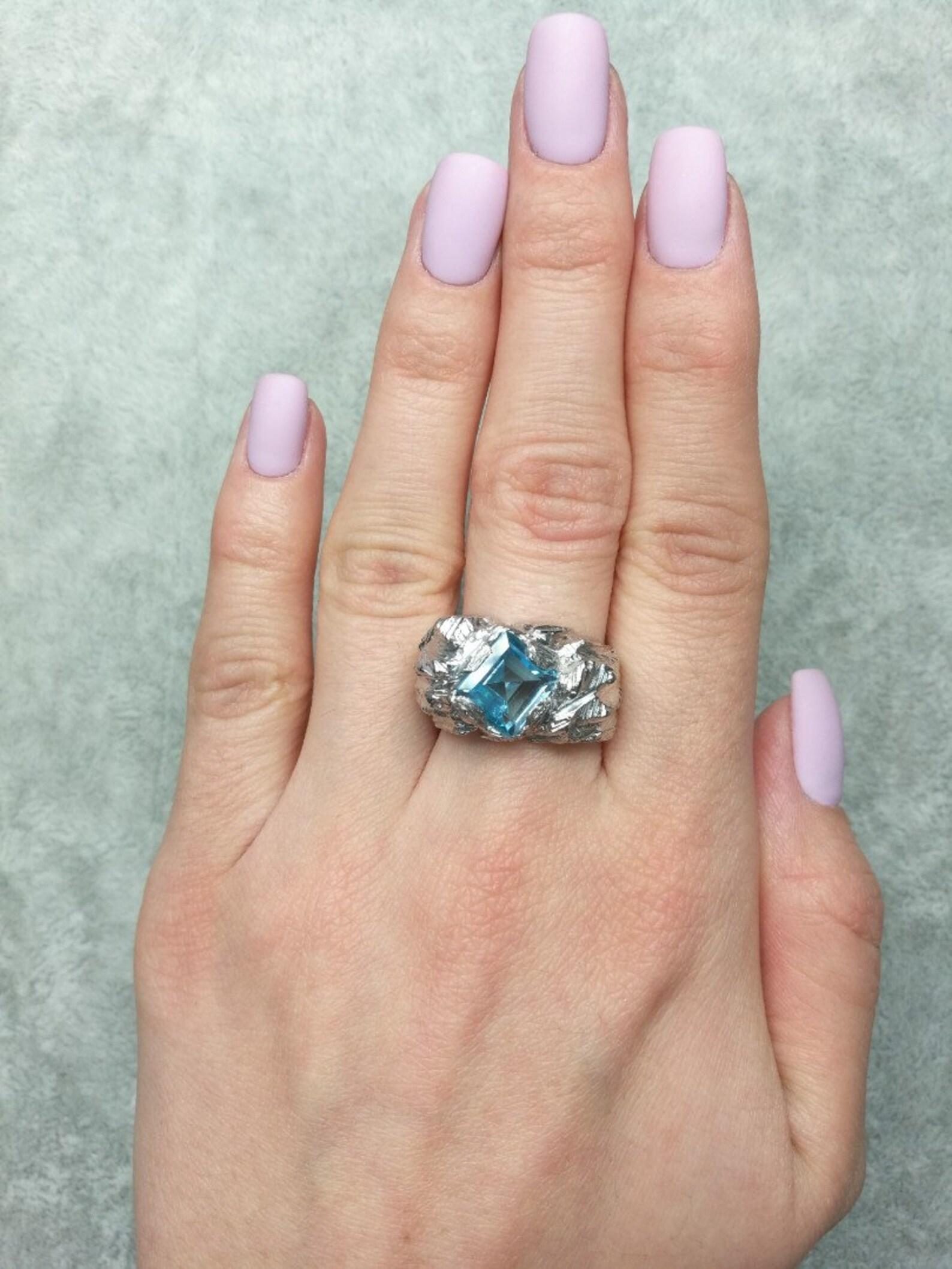 Taille carrée Topaz Silver Ring Mens Natural Sky Blue Square Shaped Chunky Gemstone (bague en argent pour homme) en vente