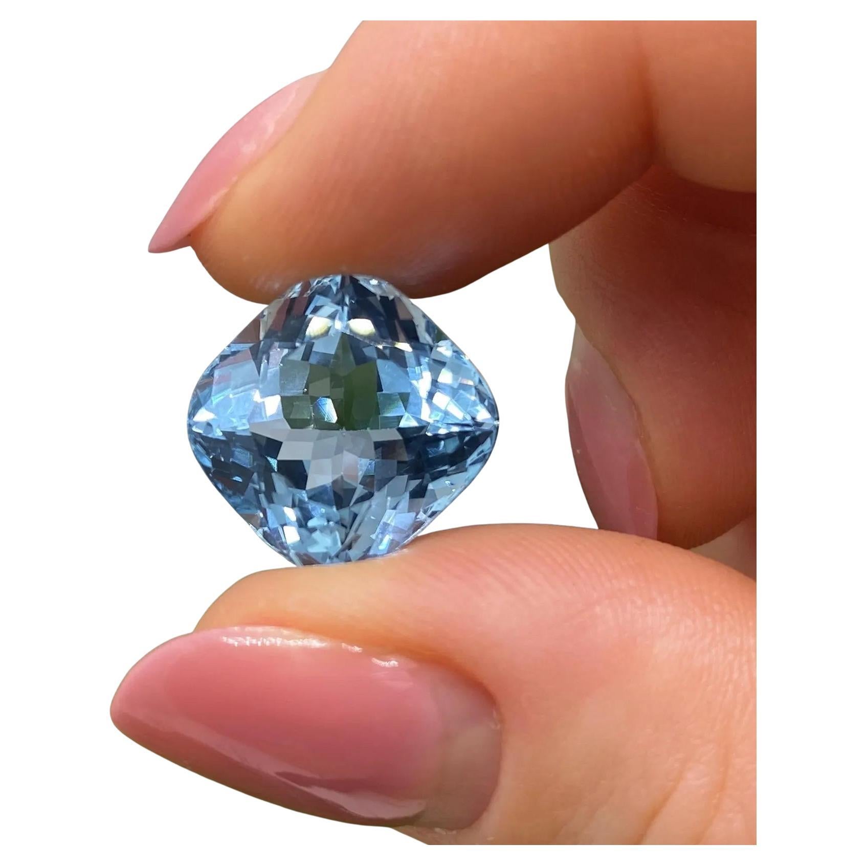 Topazio blu cielo 19.70Ct gemma naturale, 14.5x14.7x10.3mm Brasile in vendita