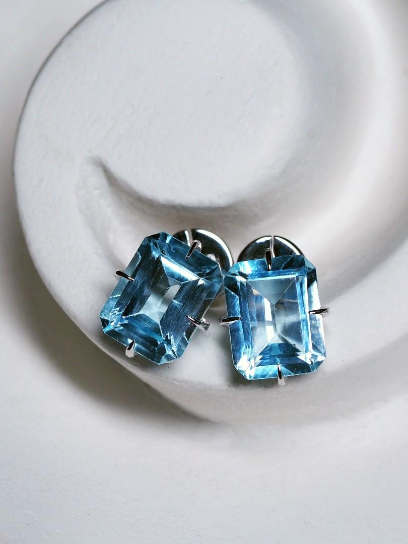 Boucles d'oreilles en or blanc 14K avec Topaze naturelle en taille octogonale
topaze origine - Brésil
Dimensions de la topaze - 0.16 x 0.28 x 0.35 in / 4 x 7 x 9 mm
poids de pierre -  5,8 carats
Poids des boucles d'oreilles - 3,6 grammes

Nous