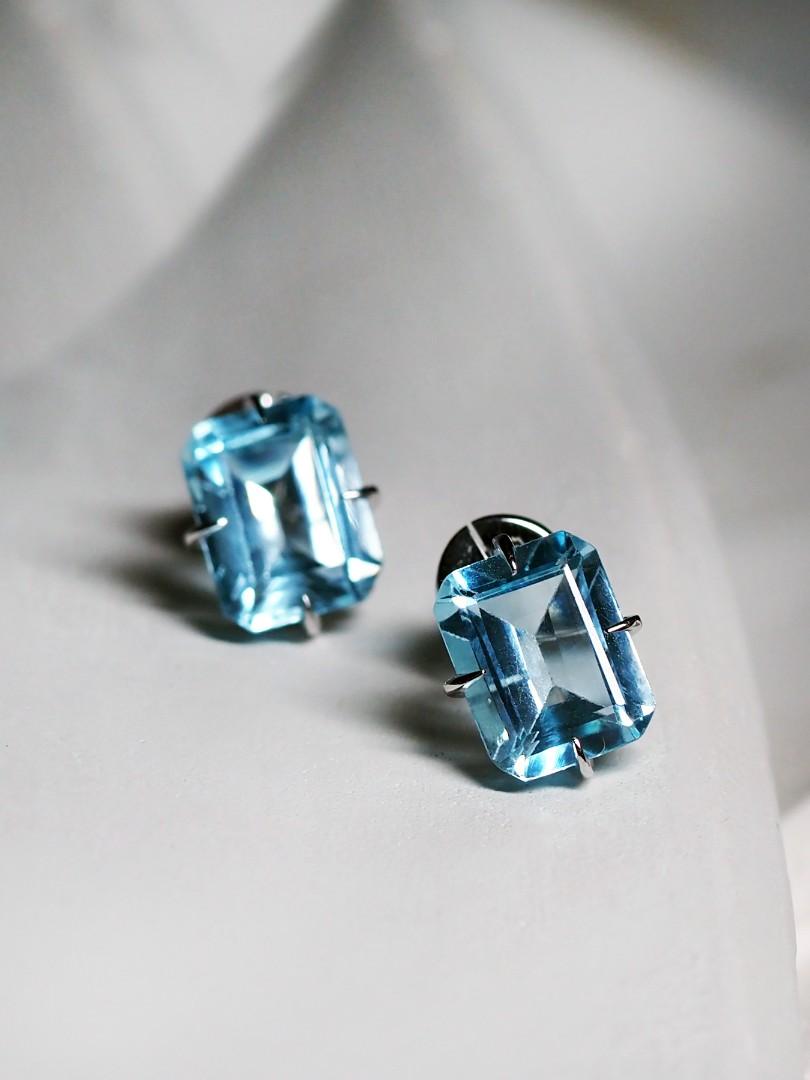 Topaz White Gold Stud Earrings Colored Stones Octagon Cut Gem Clear Blue Water In New Condition For Sale In Berlin, DE