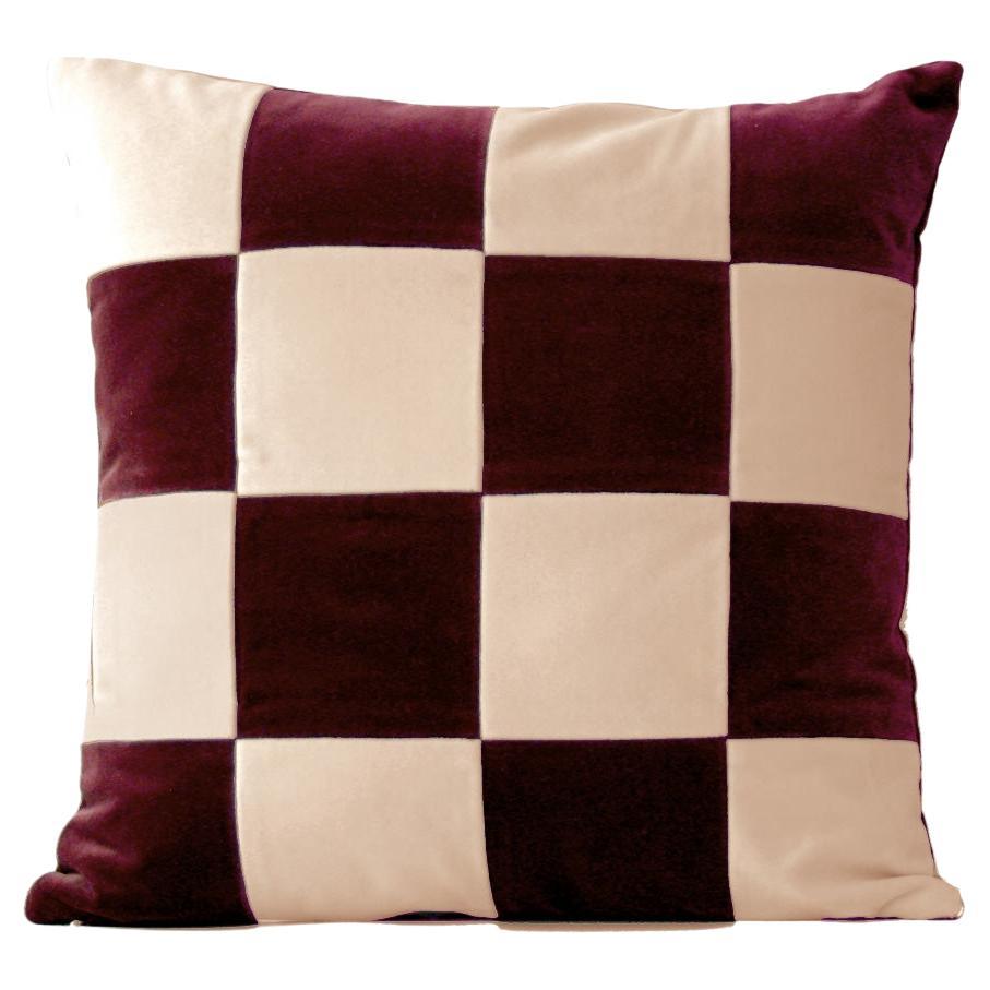 Coussin décoratif de luxe en velours bordeaux profond et cappuccino fait à la main Topazio