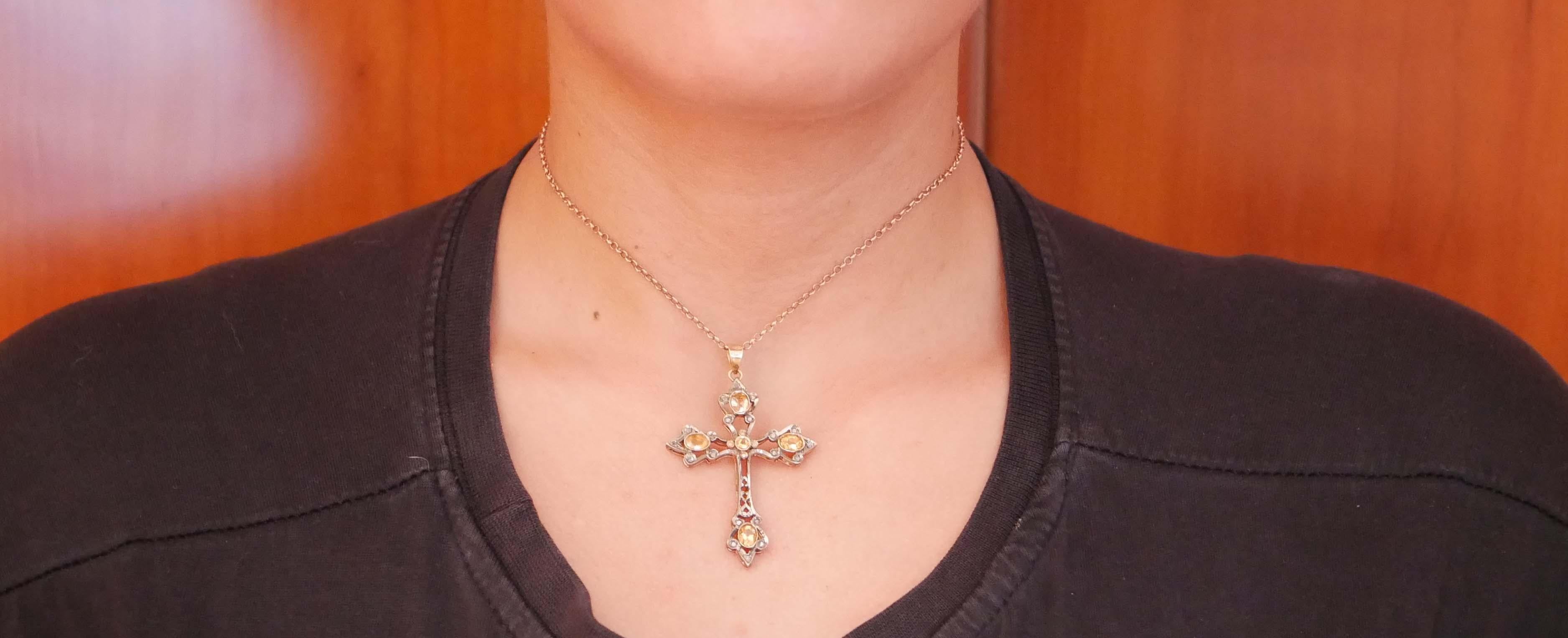 Topazs, Diamonds, 14 Karat Rose Gold and Silver Cross Pendant Necklace. In Good Condition For Sale In Marcianise, Marcianise (CE)