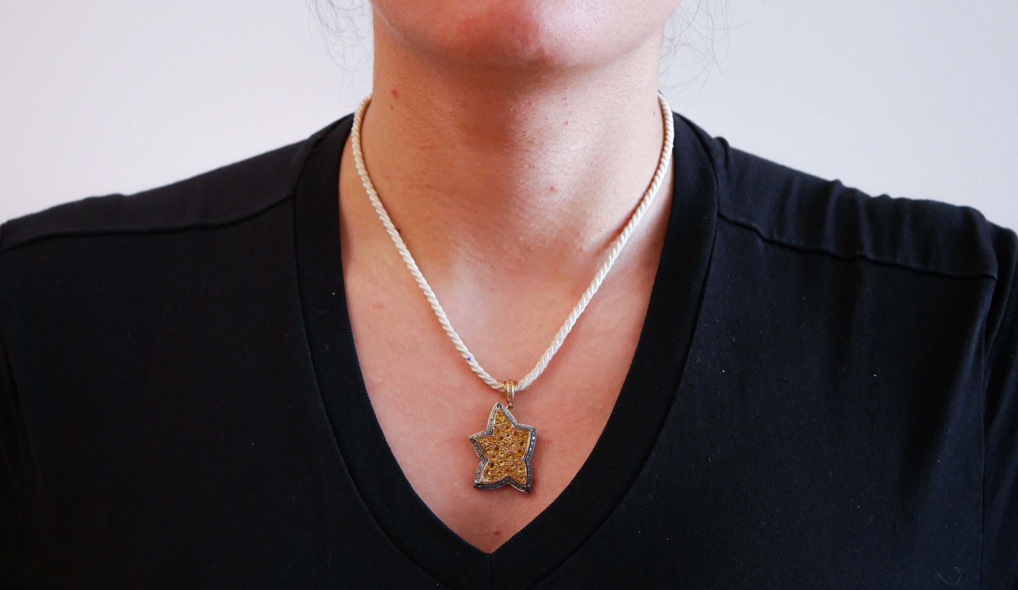 Topazs, Diamonds, 14 Karat Rose Gold and Silver Star Pendant Necklace. In Good Condition For Sale In Marcianise, Marcianise (CE)