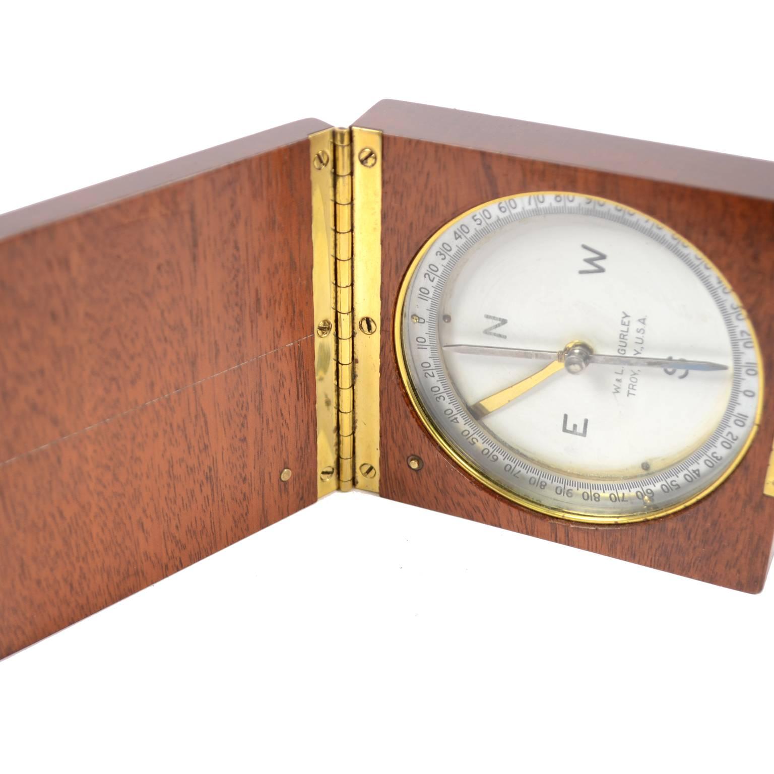 Topographic Compass, Wooden and Brass, of the Late 19th Century In Excellent Condition In Milan, IT