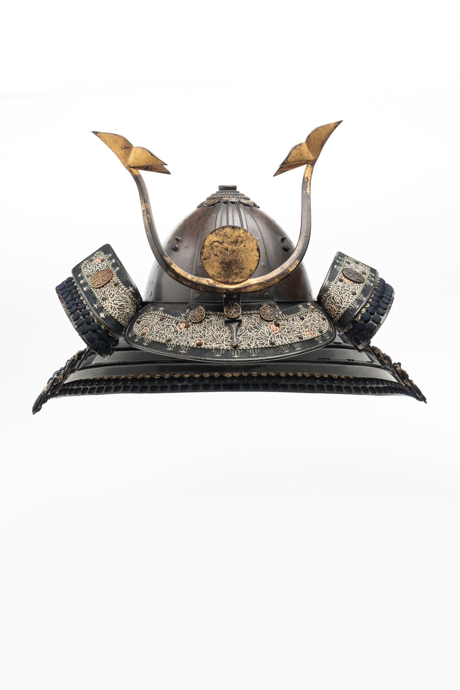 Japanese Toppai kabuto, signé Haruta Yoshimasa et daté de 1802 en vente