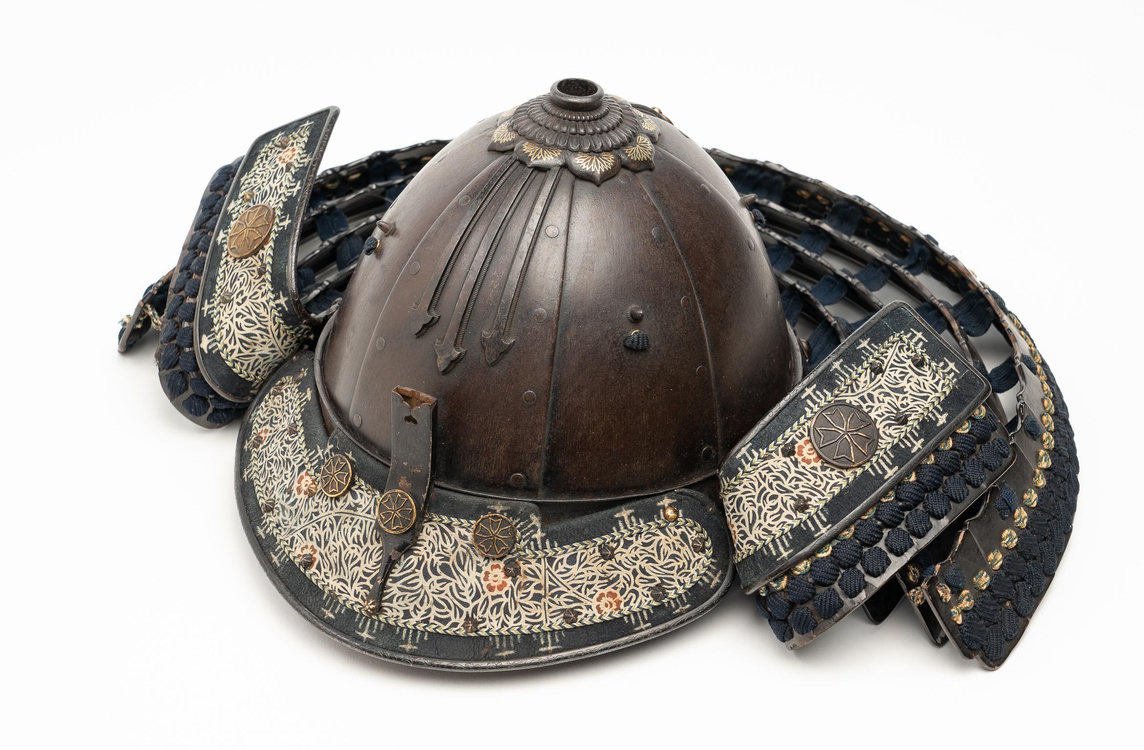 Toppai kabuto, Signed Haruta Yoshimasa and dated 1802 In Good Condition For Sale In Milano, IT