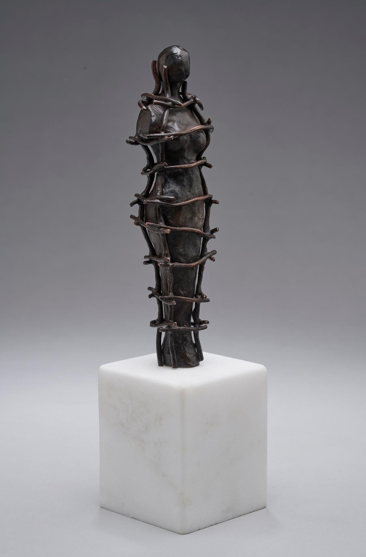 Figurative Sculpture de Tor Archer - Talismán