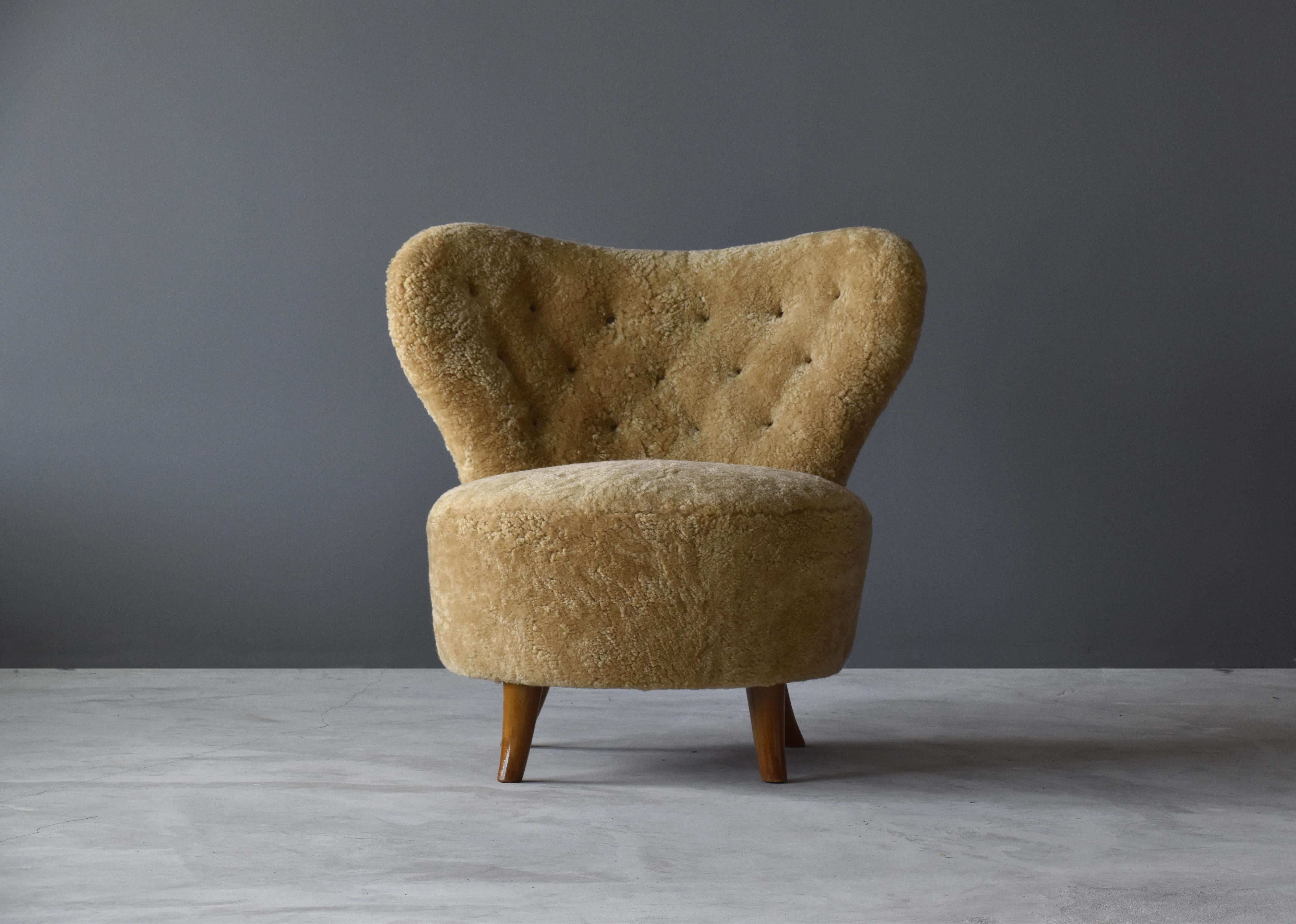 Scandinavian Modern Tor Wolfenstein, Organic Lounge Chair, Sheepskin, Stained Beech, Ditzinger, 1940