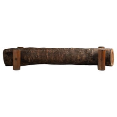 Panchina 'Tora' in legno massiccio, di Zanini de Zanine, design brasiliano contemporaneo