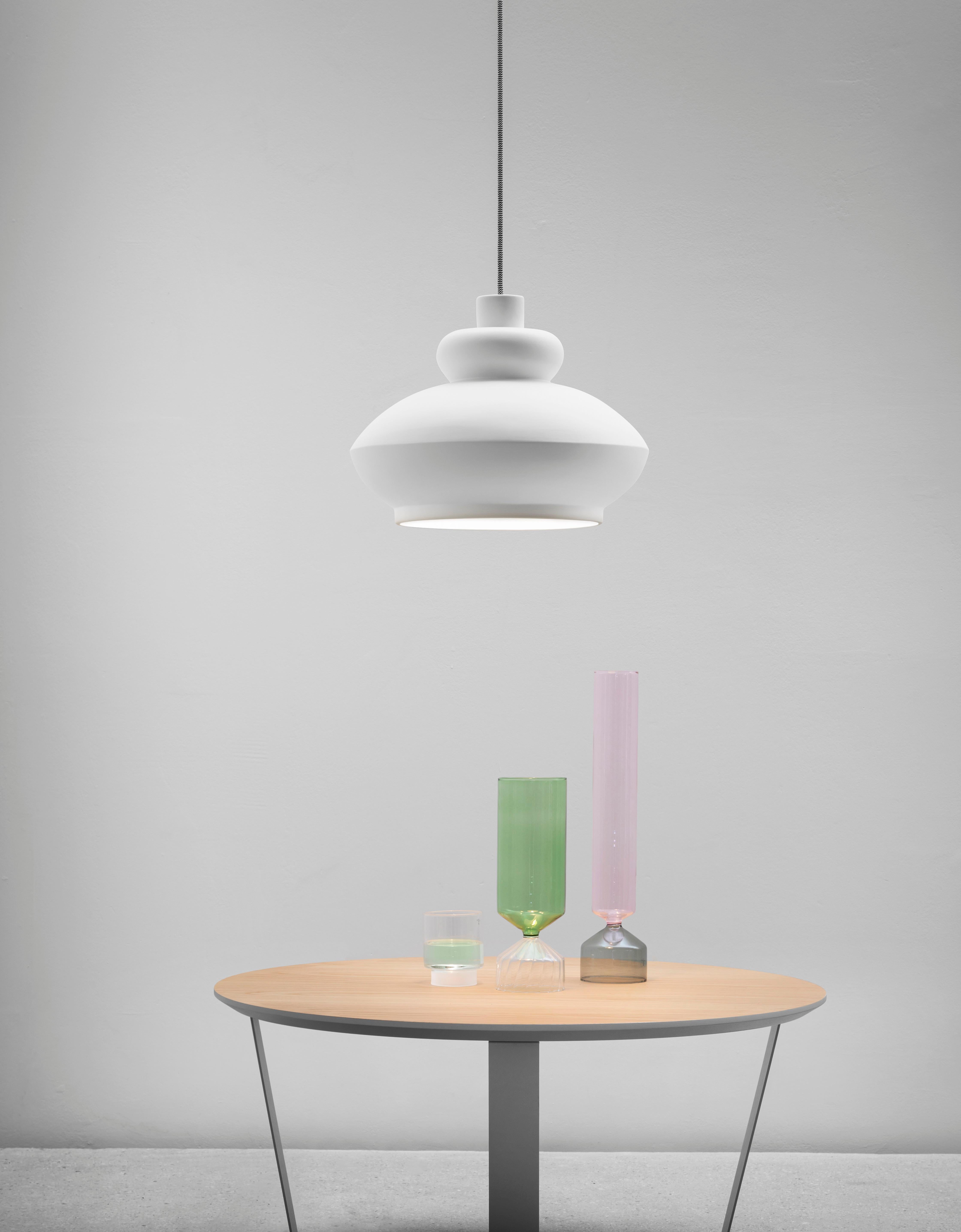 Moderne Lampe suspendue Tora en céramique, par Paolo Cappello en vente