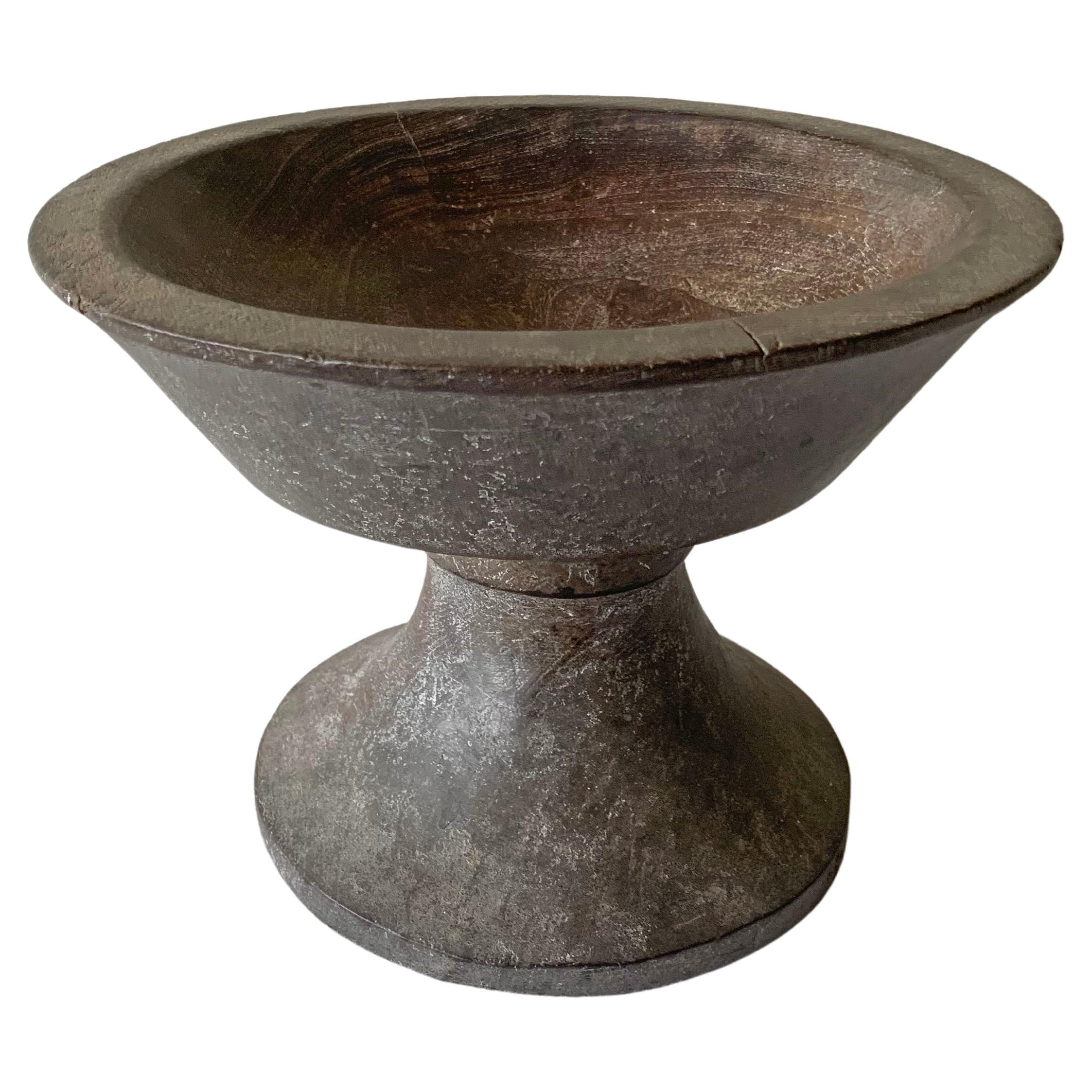 Toraja Tribe Wood Ceremonial Bowl, Sulawesi, Indonesia Early 20th Century For Sale