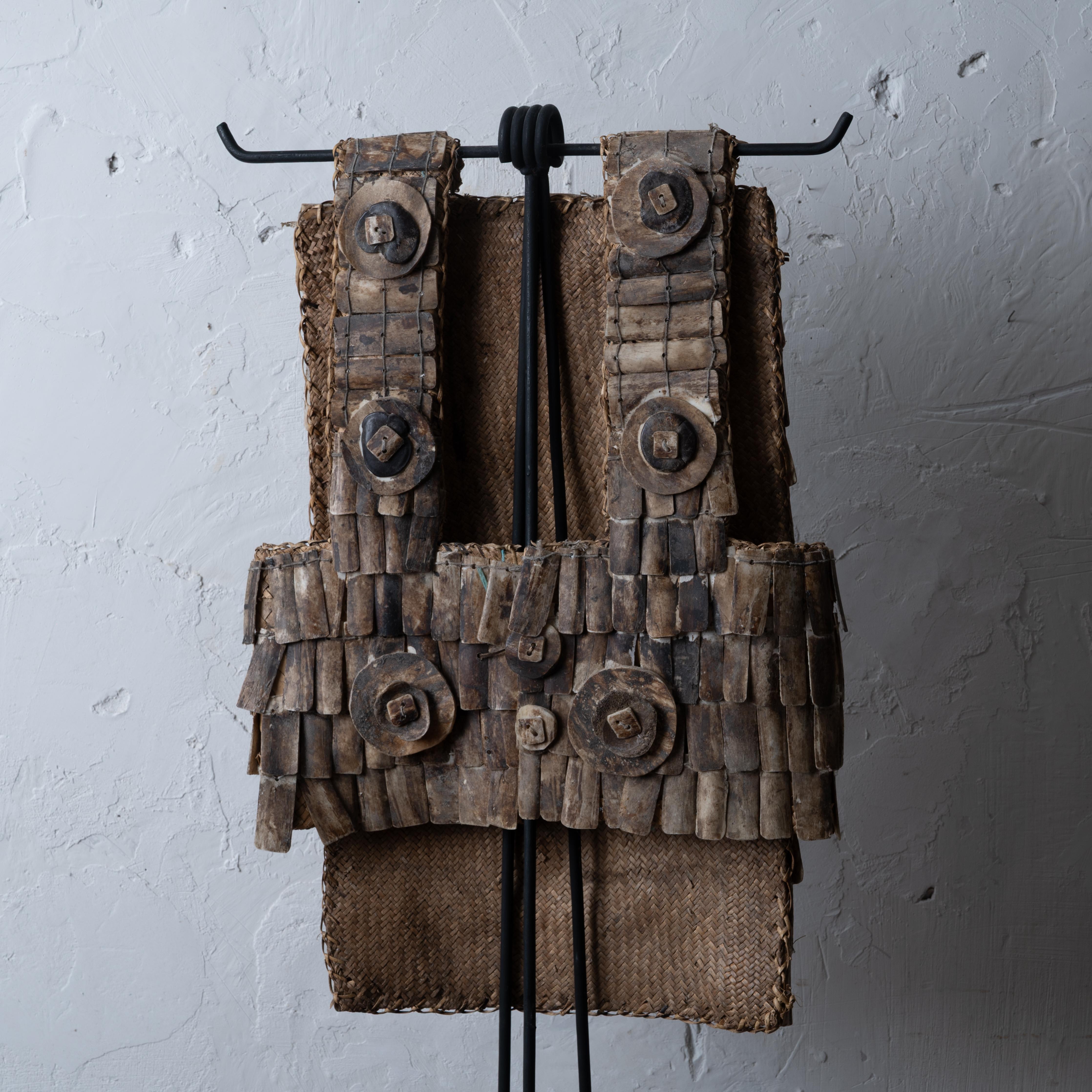 Gilet de guerre Torajan sur pied en vente 4