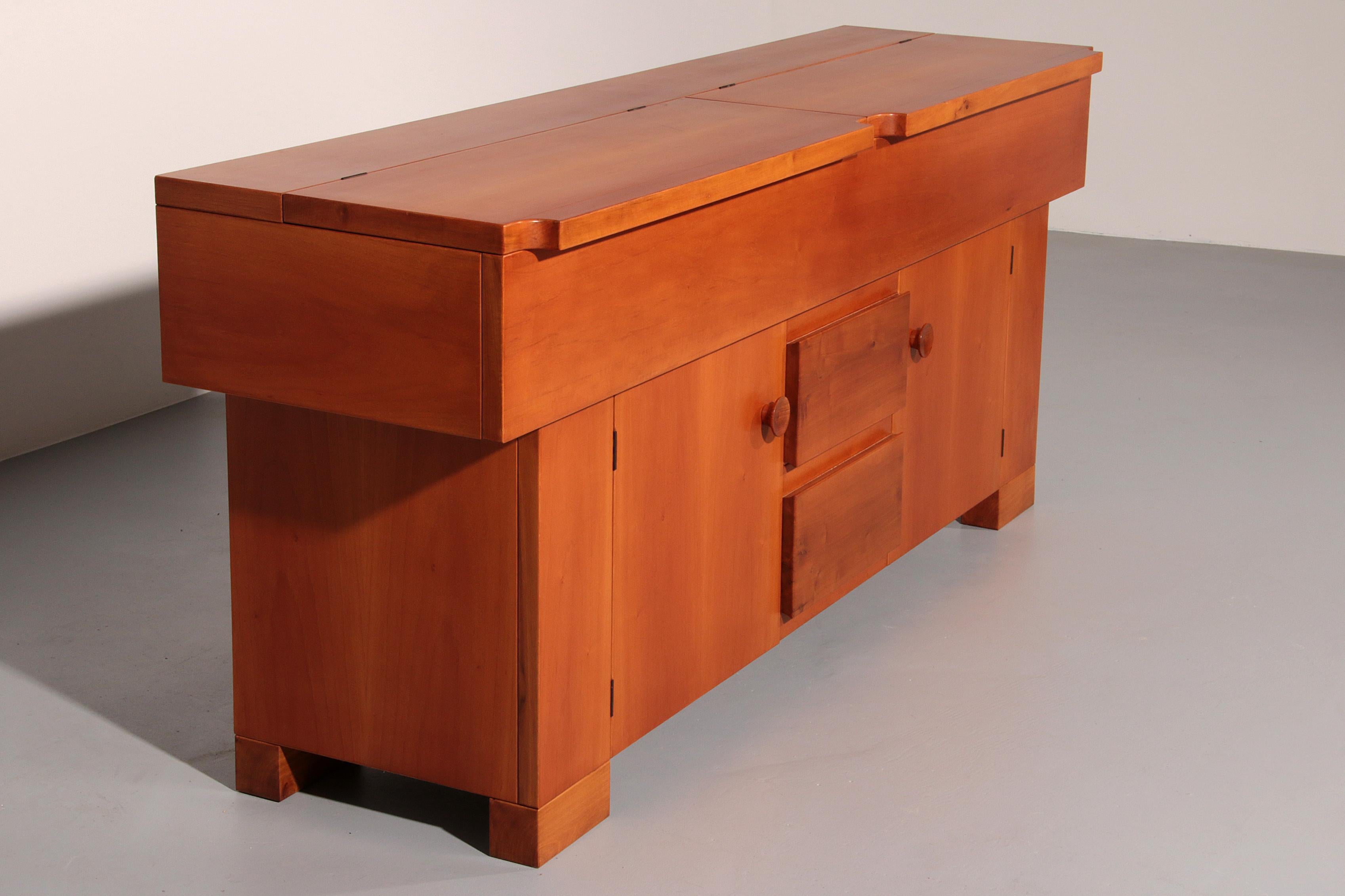Credenza Torbecchia in noce di Giovanni Michelucci per Poltronova, 1964 in vendita 4