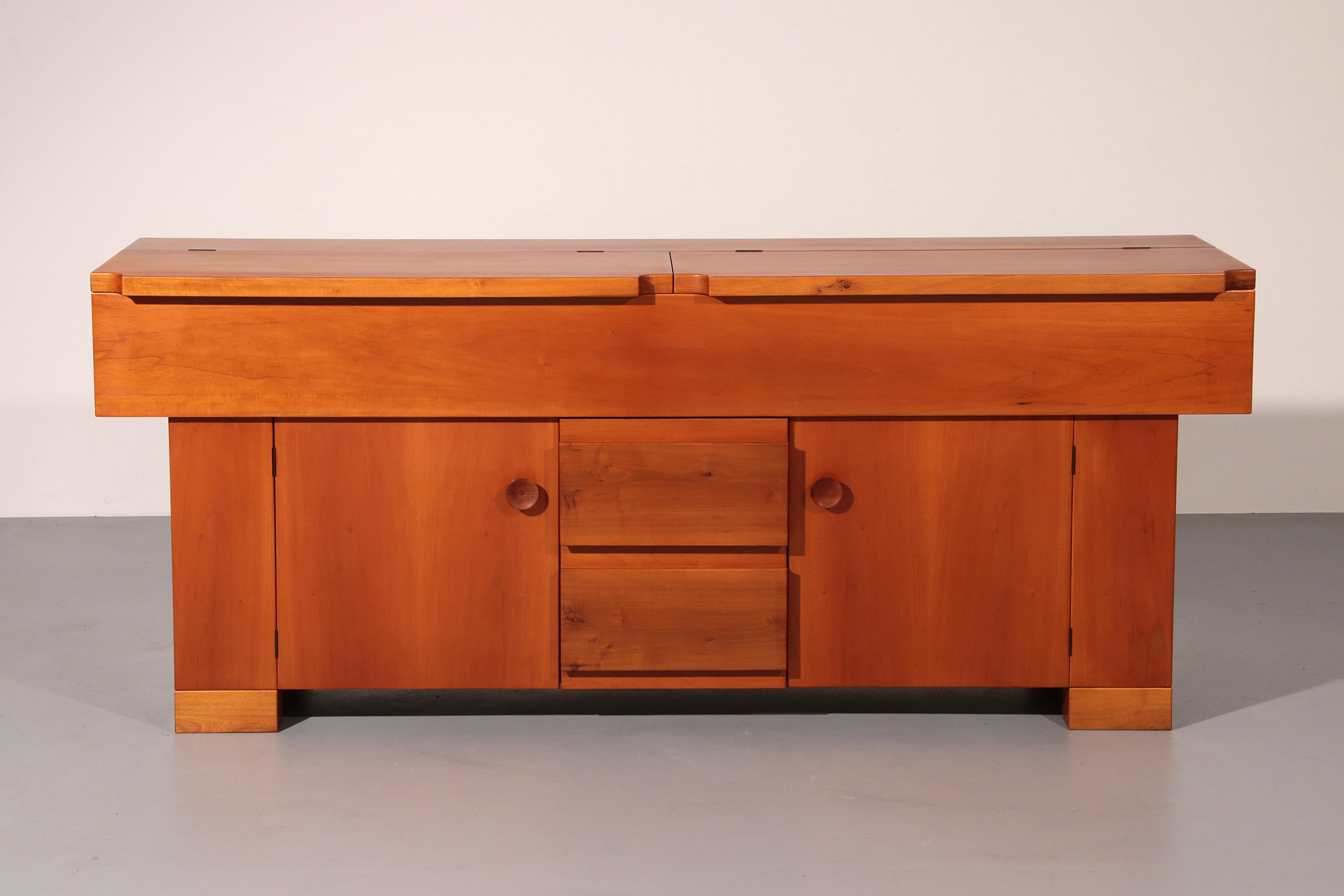 Italiano Credenza Torbecchia in noce di Giovanni Michelucci per Poltronova, 1964 in vendita