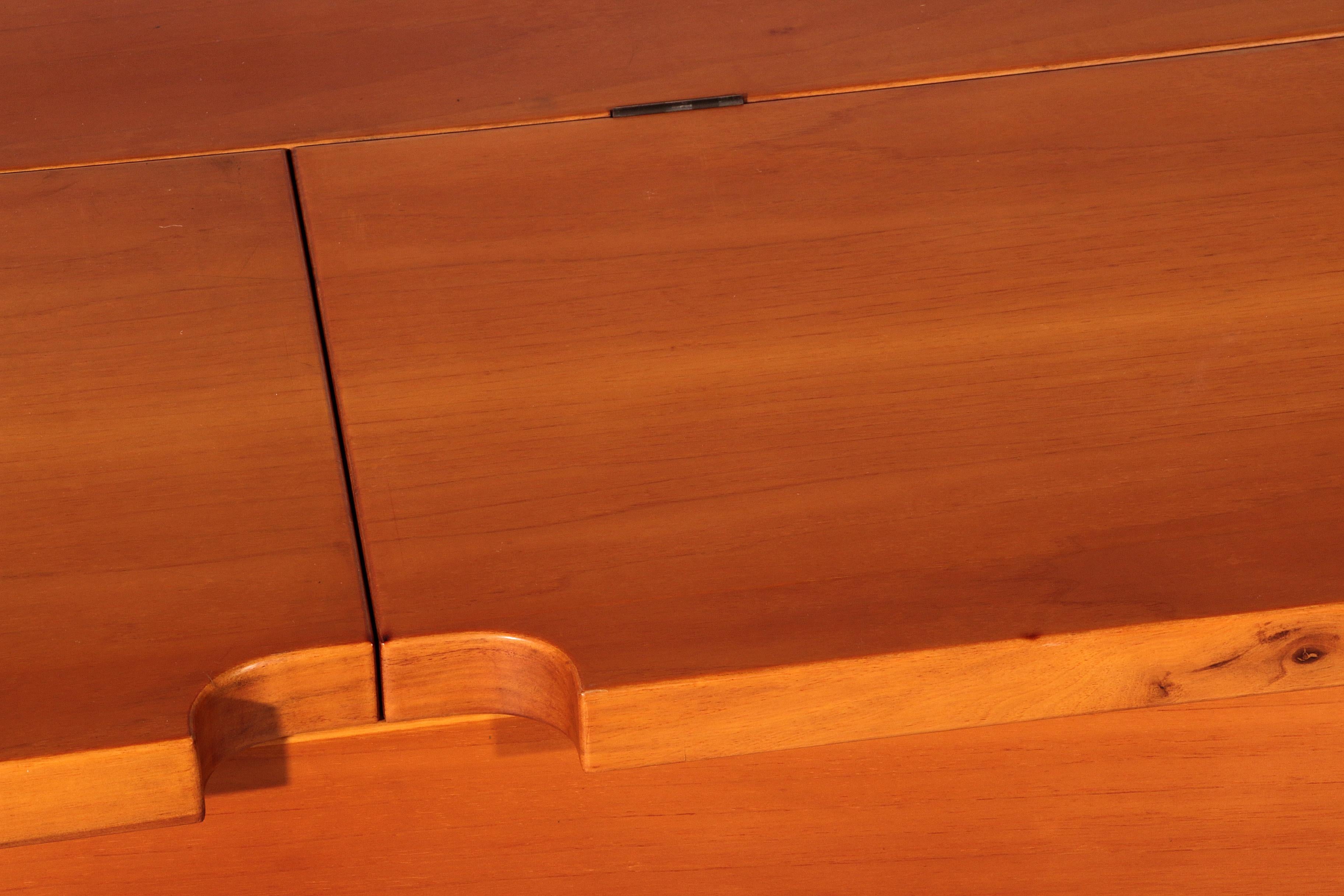 Credenza Torbecchia in noce di Giovanni Michelucci per Poltronova, 1964 in vendita 1
